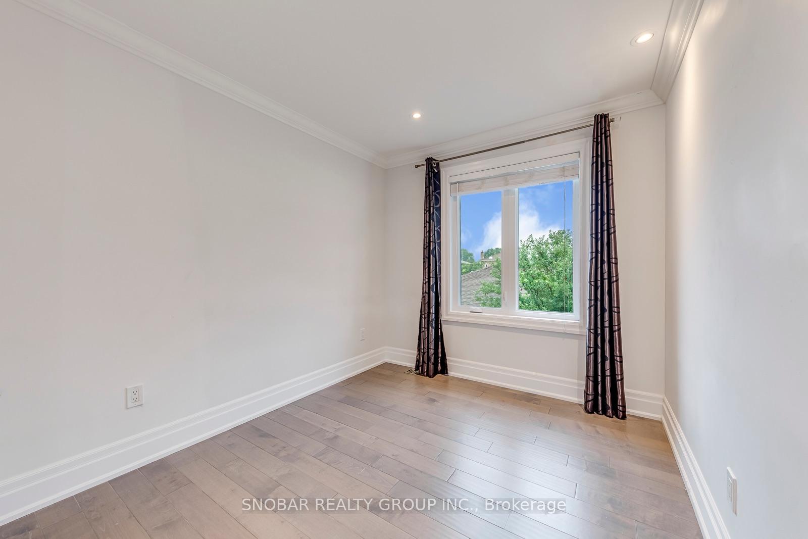 Photo 28 of 1 Aura Lea Boulevard, North York, Humberlea-Pelmo Park — HOMEH