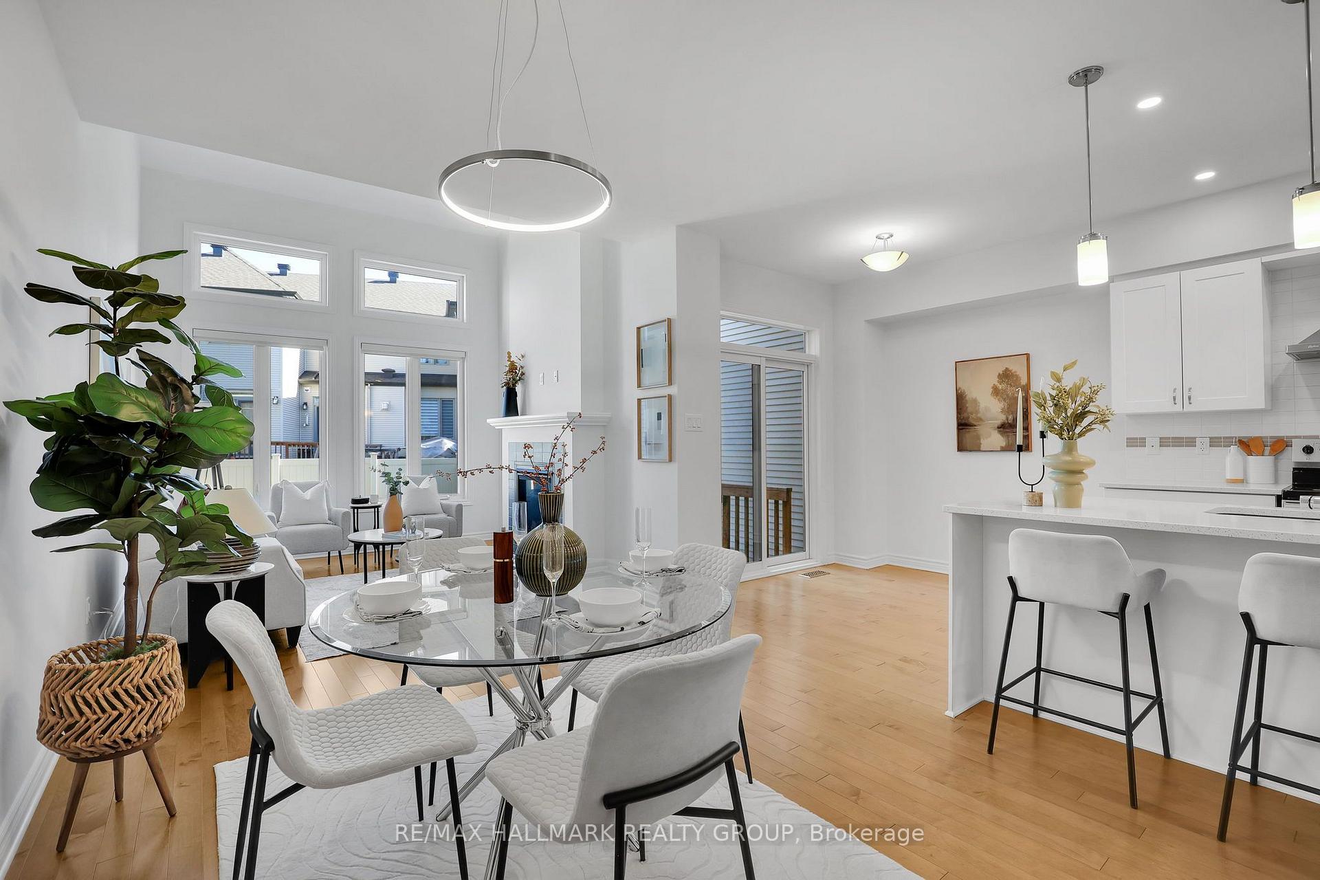 Photo 12 of 715 Capricorn Circle, Ottawa, Riverside South/Gloucester Glen — HOMEH