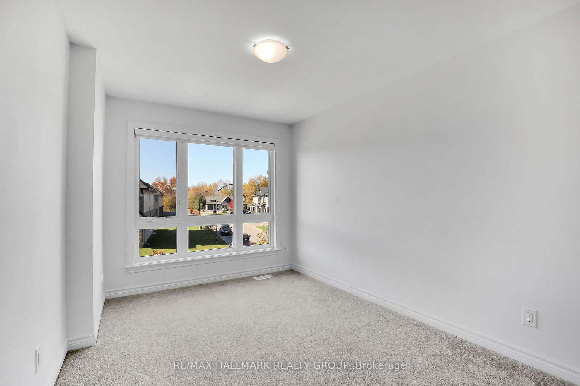 Photo 21 of 715 Capricorn Circle, Ottawa, Riverside South/Gloucester Glen — HOMEH