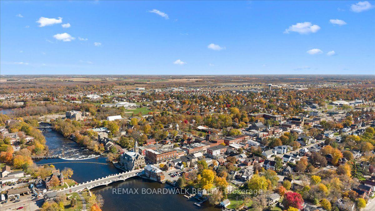Photo 9 of 113 Bridge Street, Carleton Place, Carleton Place — HOMEH