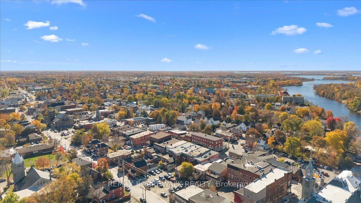 Photo 10 of 113 Bridge Street, Carleton Place, Carleton Place — HOMEH