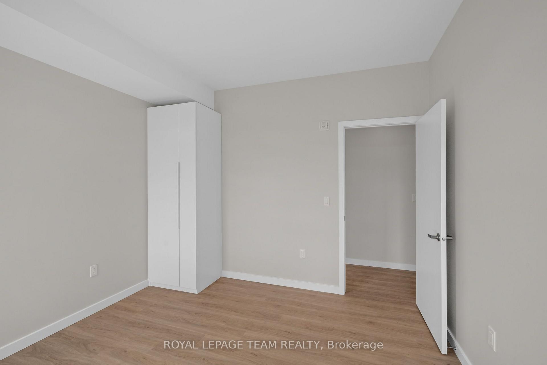 Photo 5 of Unit 202, 370 Athlone Avenue, Ottawa, Westboro South — HOMEH