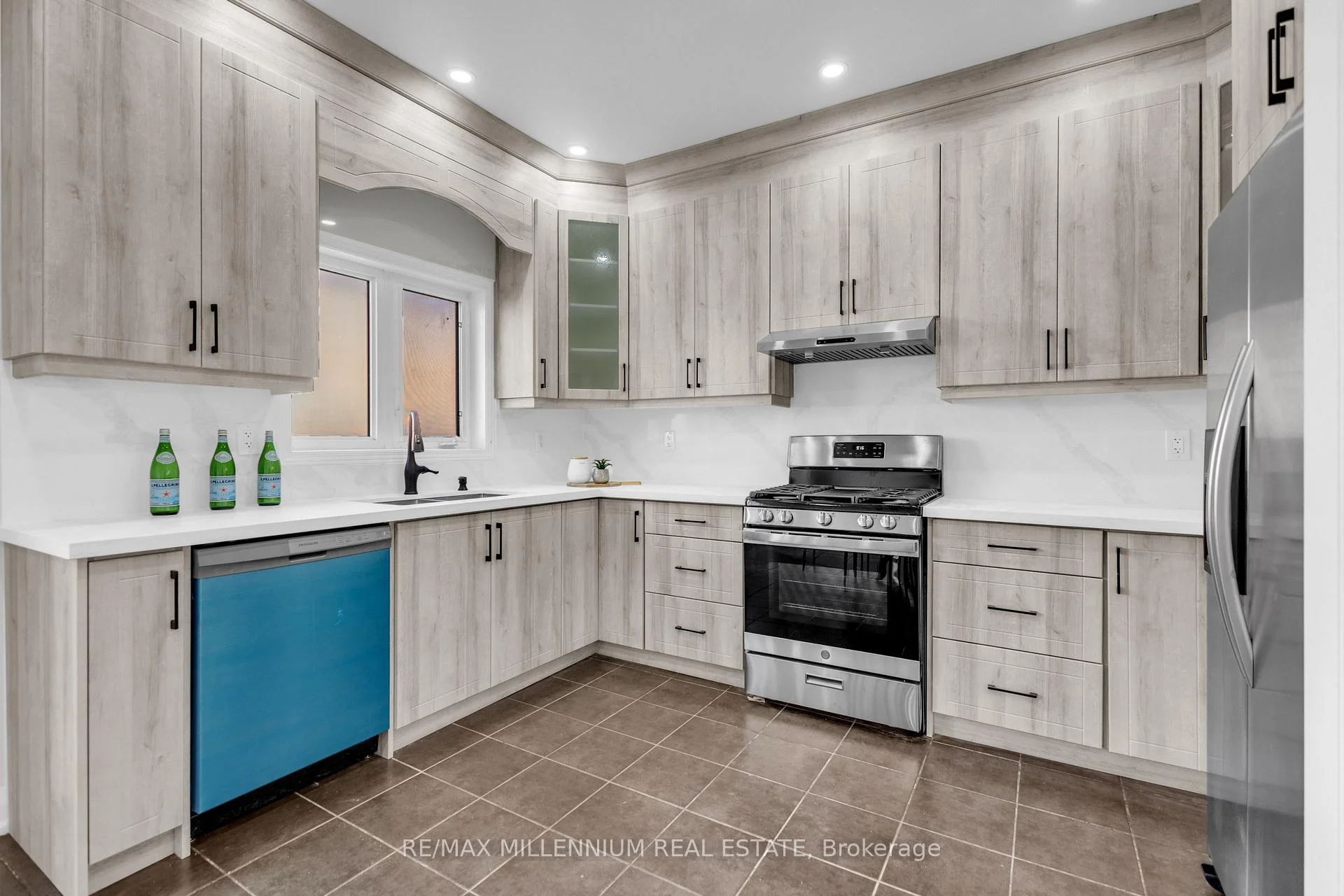 Photo 9 of 5 Kilrea Way, Brampton, Credit Valley — HOMEH