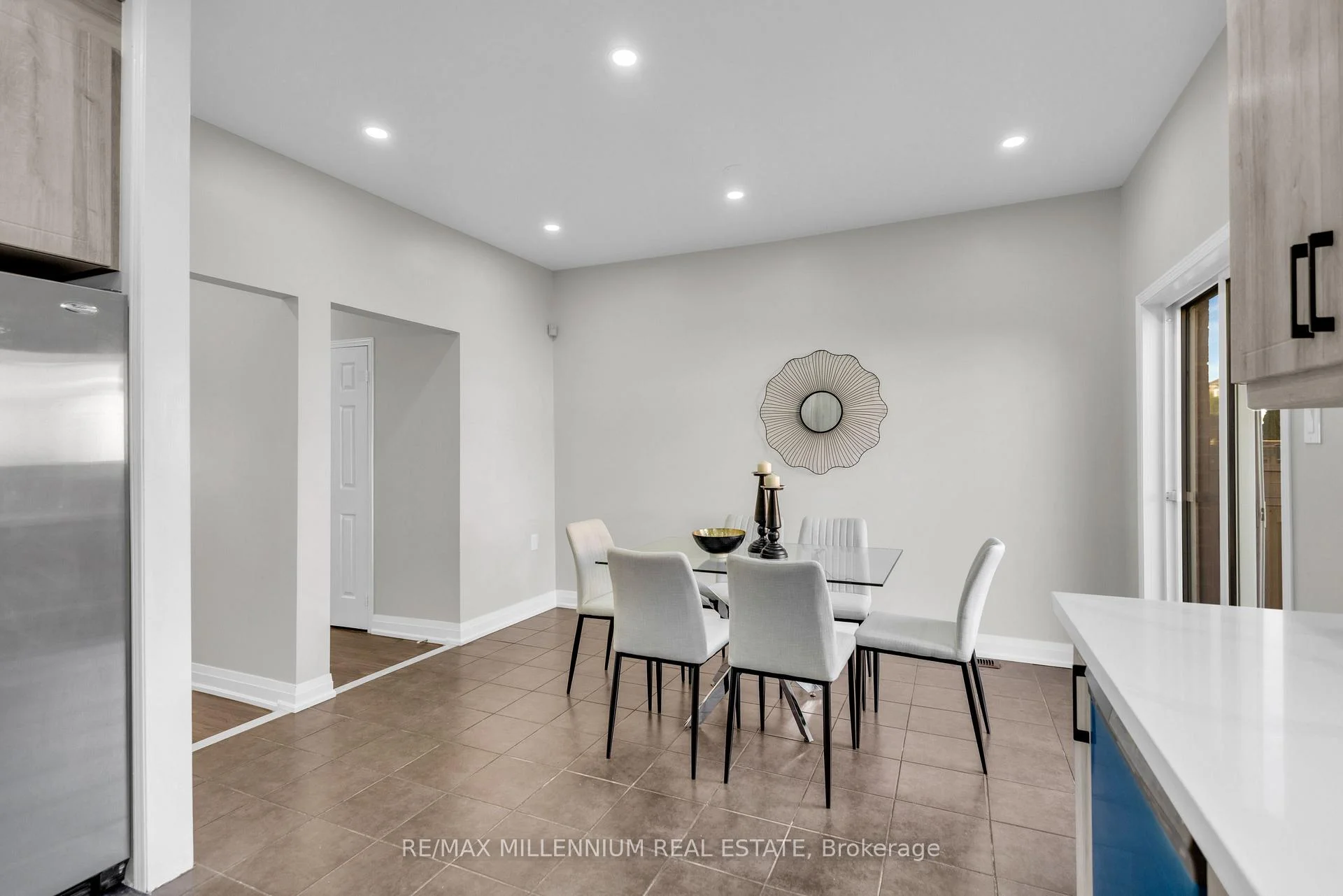 Photo 10 of 5 Kilrea Way, Brampton, Credit Valley — HOMEH