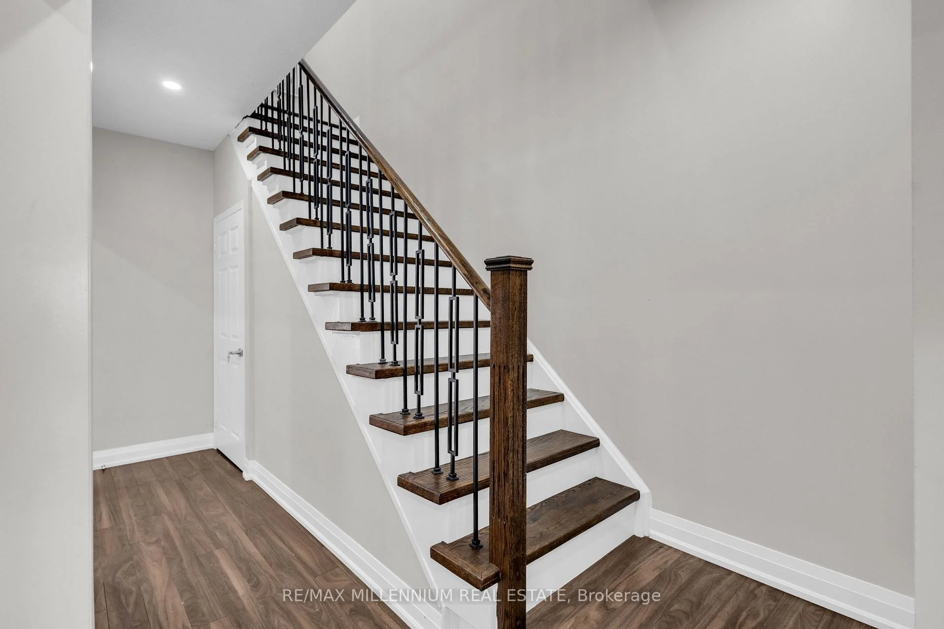 Photo 15 of 5 Kilrea Way, Brampton, Credit Valley — HOMEH