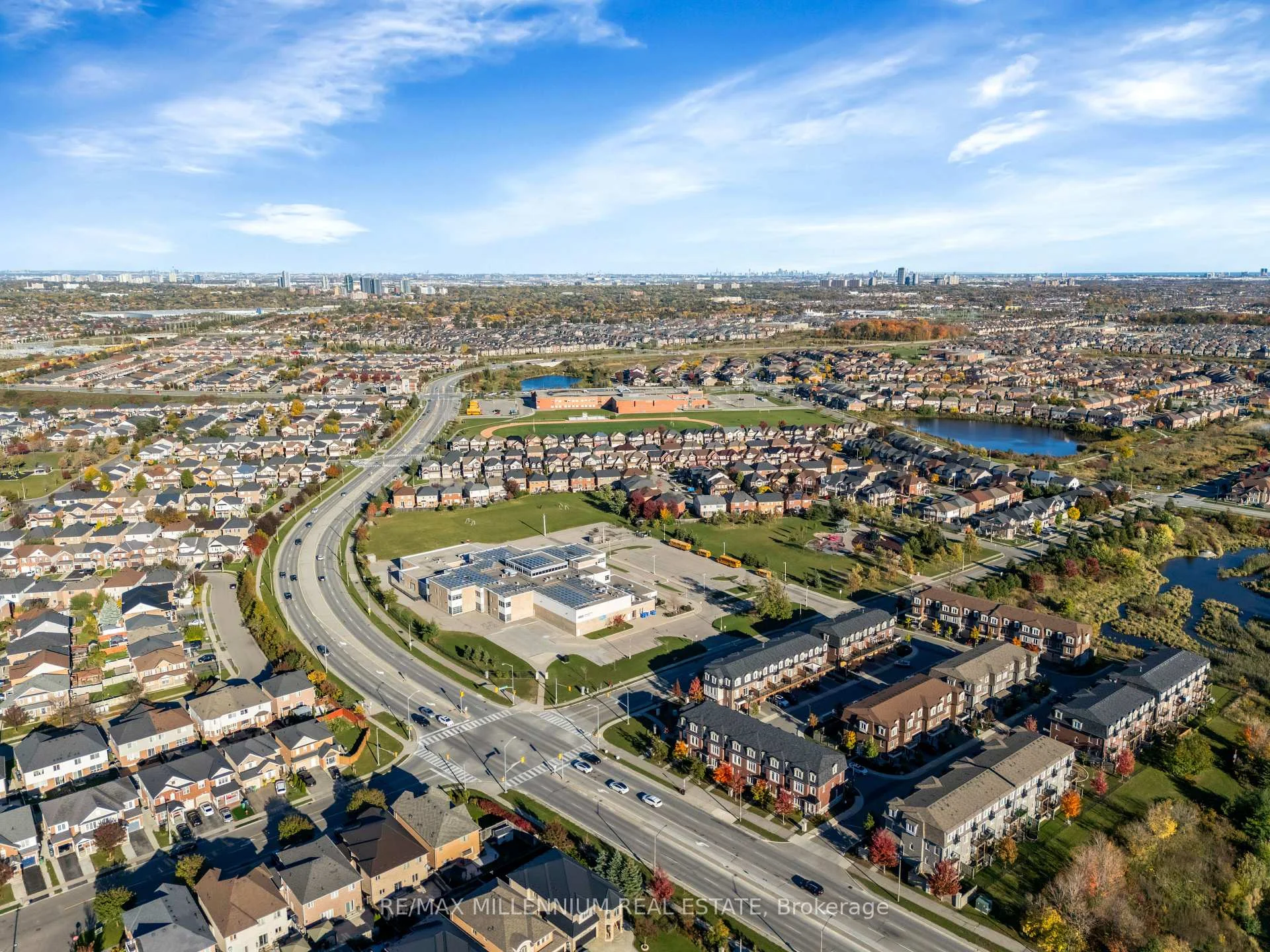 Photo 37 of 5 Kilrea Way, Brampton, Credit Valley — HOMEH
