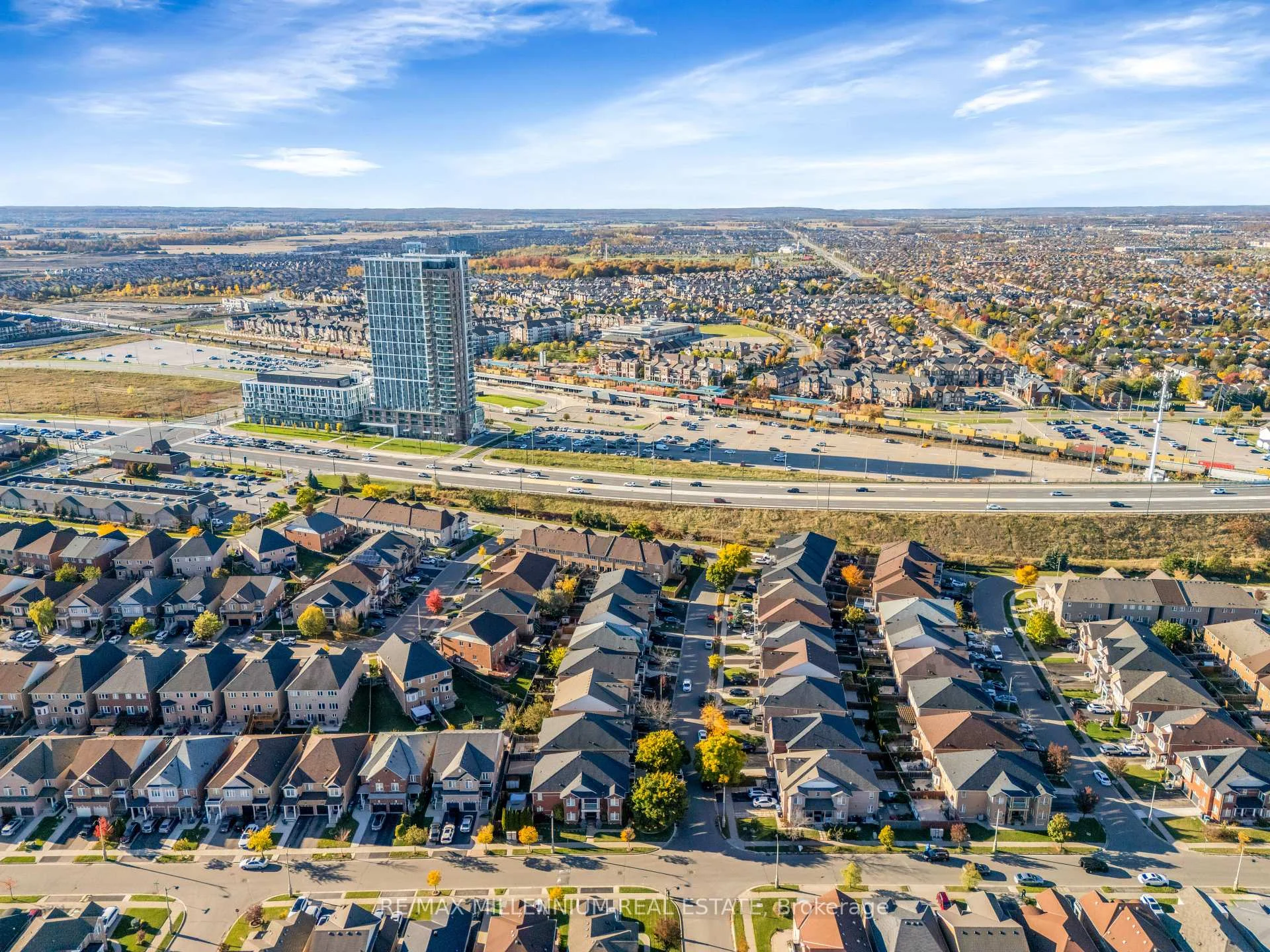 Photo 38 of 5 Kilrea Way, Brampton, Credit Valley — HOMEH