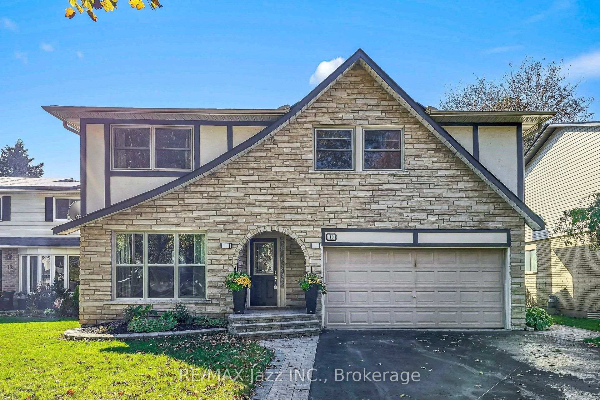 Photo 2 of 10 Trinity Crescent, Whitby, Pringle Creek — HOMEH