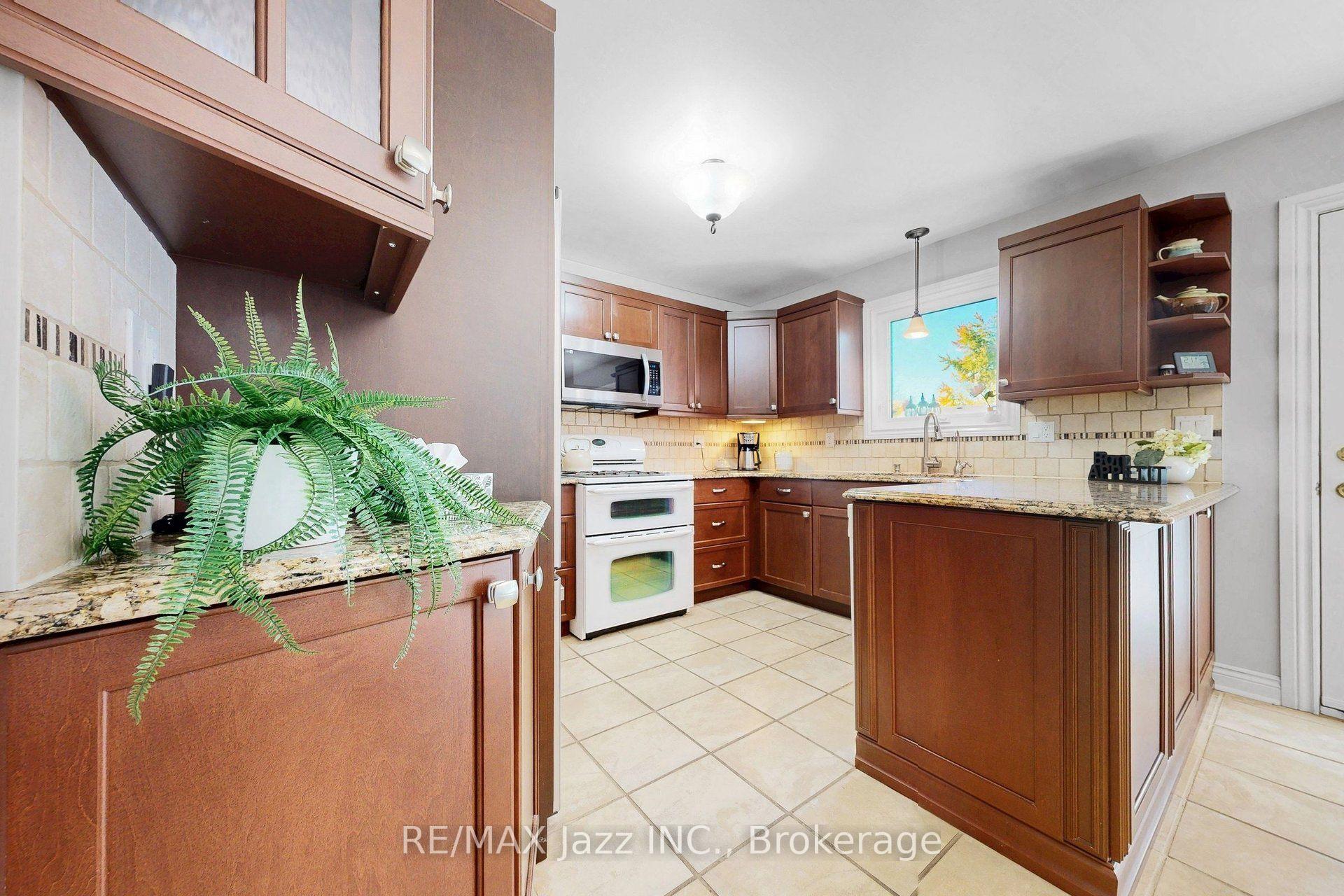 Photo 13 of 10 Trinity Crescent, Whitby, Pringle Creek — HOMEH