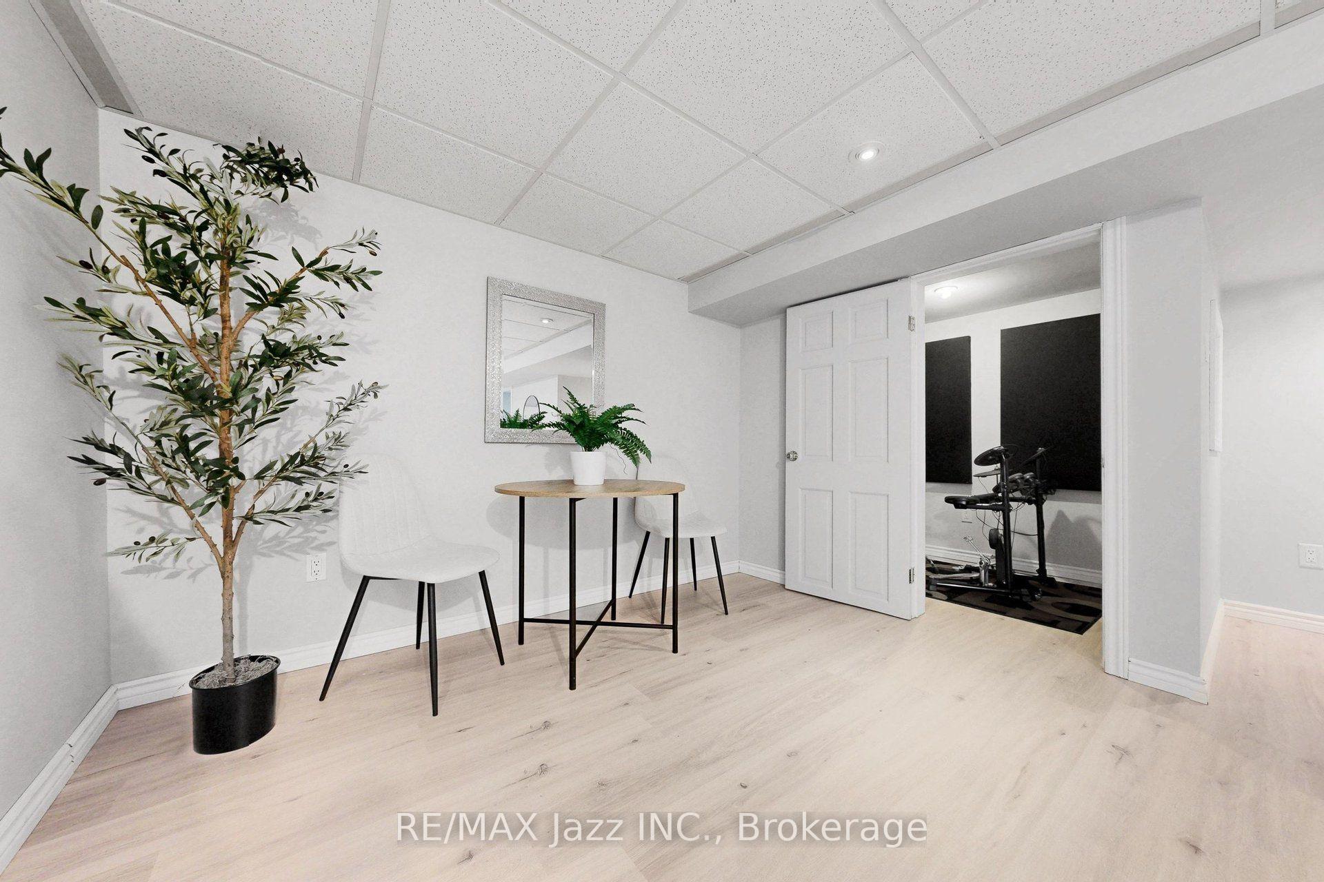 Photo 43 of 10 Trinity Crescent, Whitby, Pringle Creek — HOMEH