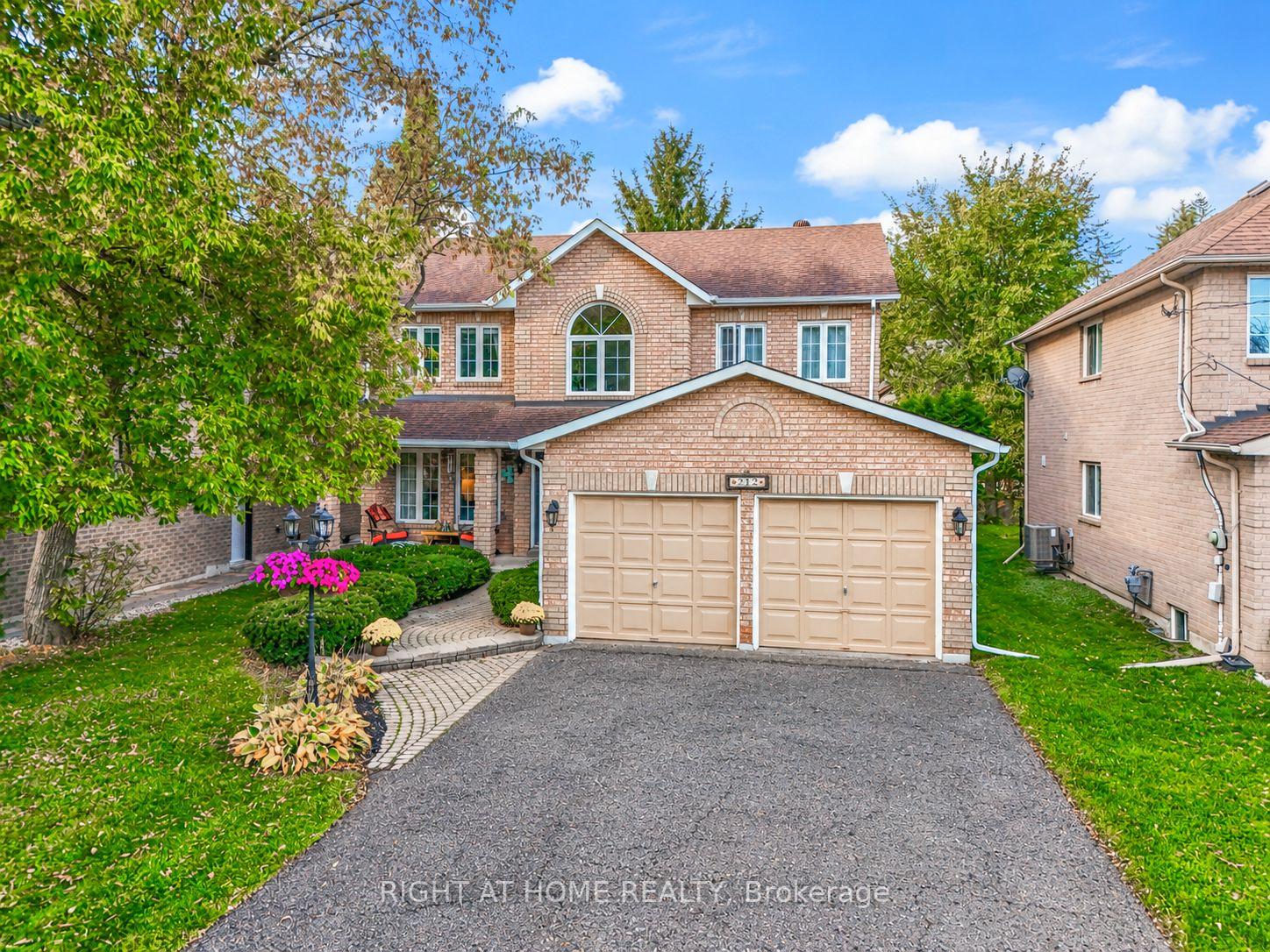 Front of 212 Olde Bayview Avenue