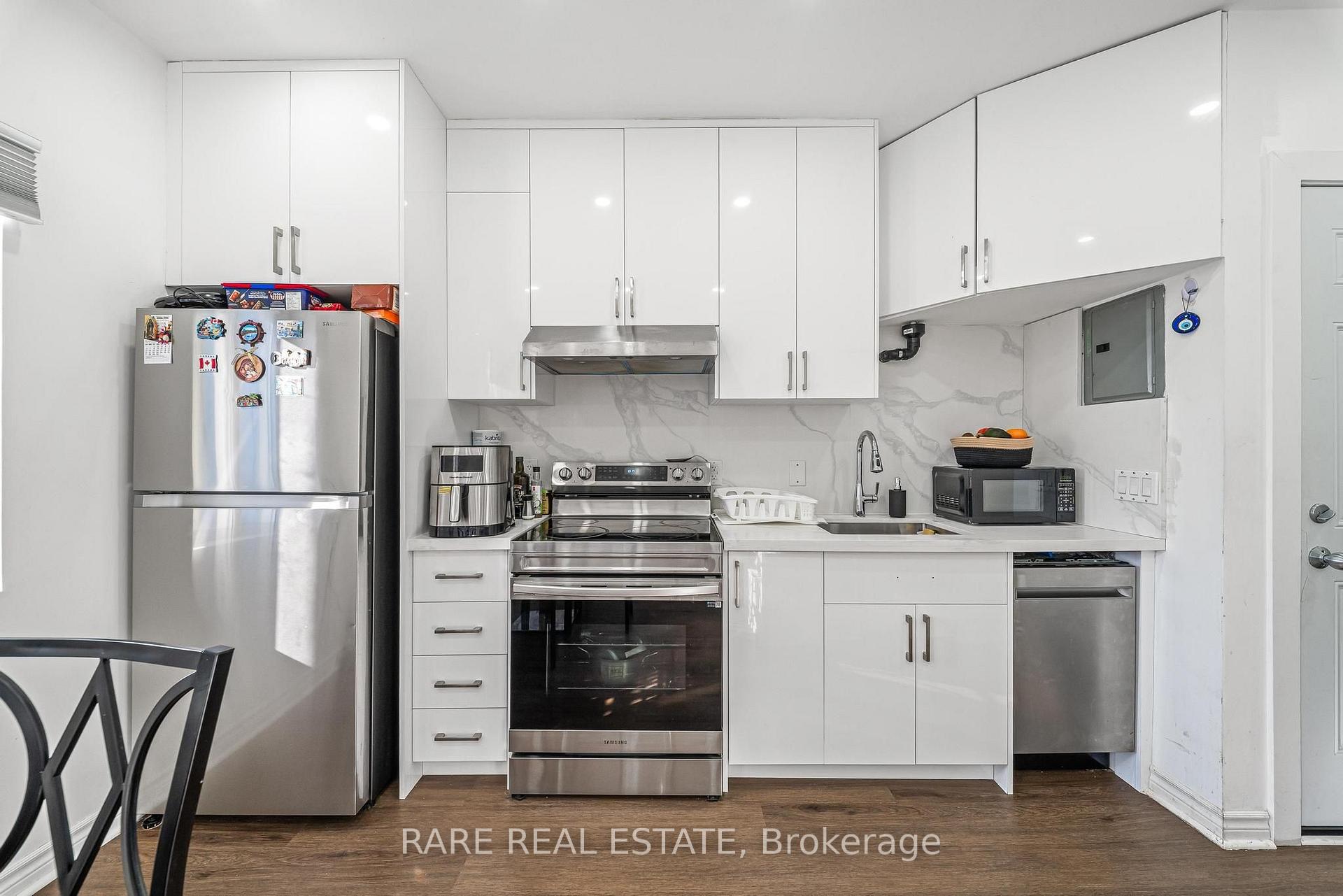 Photo 3 of Unit 4, 167 Dynevor Road, Toronto, Caledonia-Fairbank — HOMEH