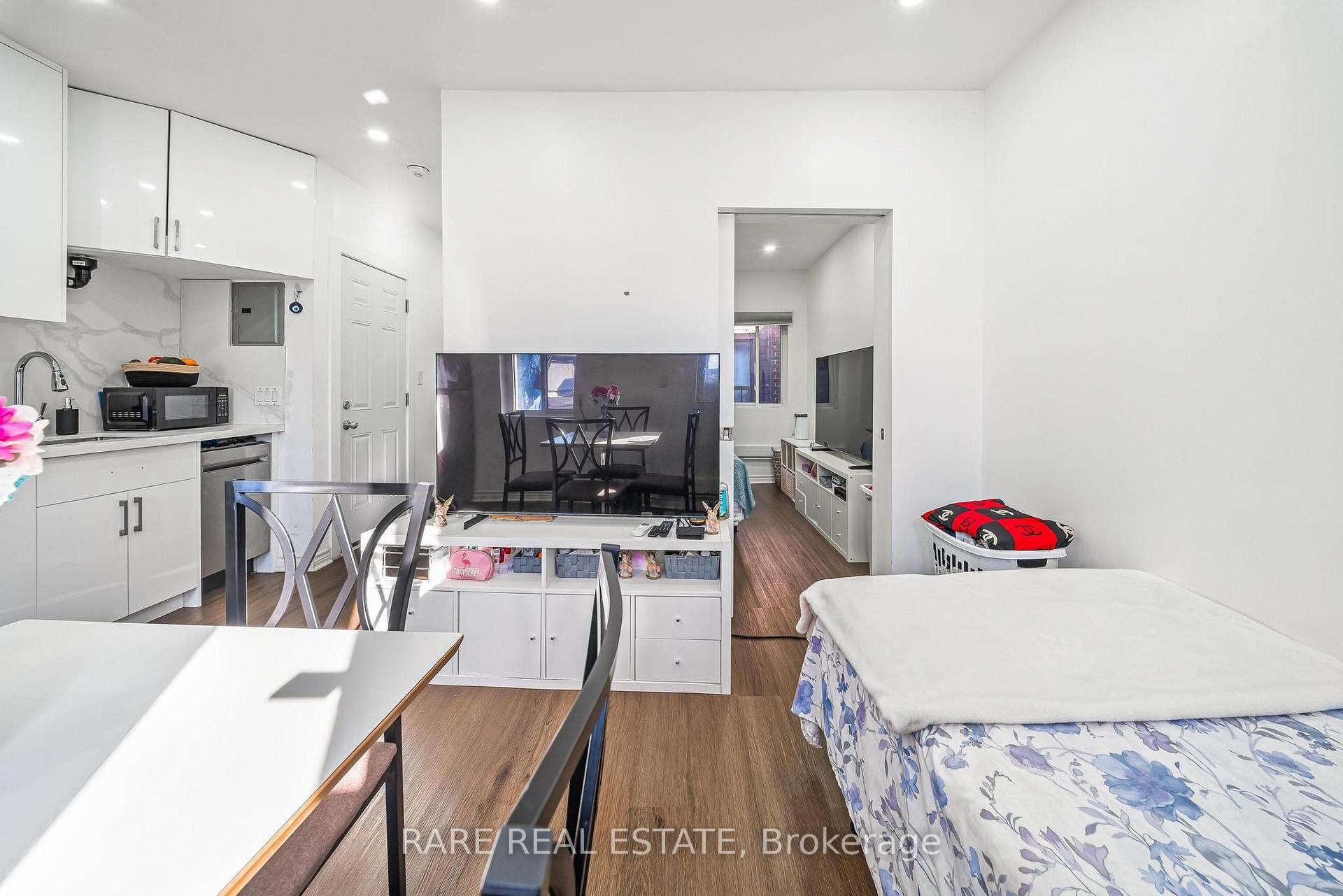 Photo 5 of Unit 4, 167 Dynevor Road, Toronto, Caledonia-Fairbank — HOMEH
