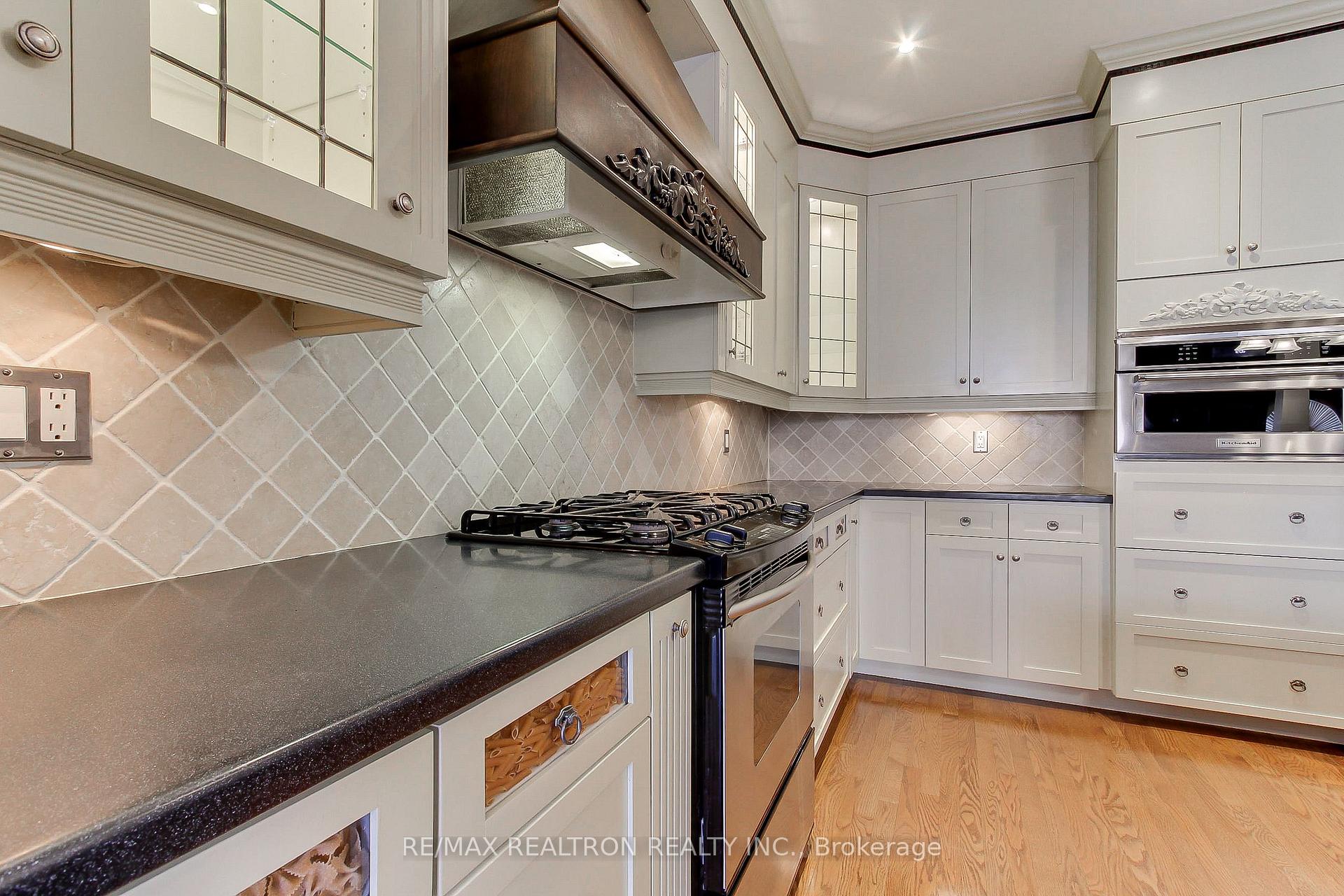 Photo 8 of 12 Victoria Wood Avenue, Markham, Greensborough — HOMEH