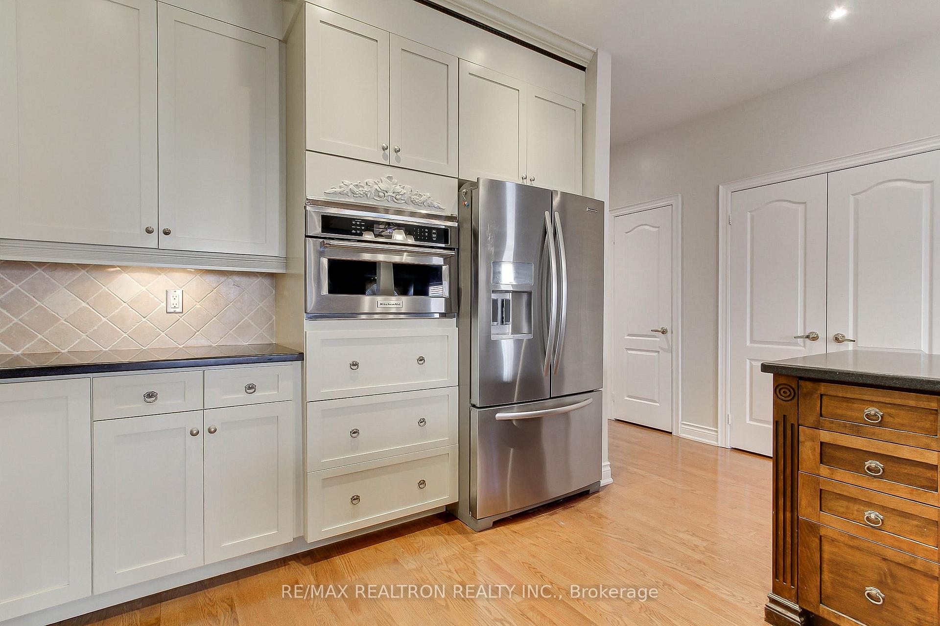 Photo 9 of 12 Victoria Wood Avenue, Markham, Greensborough — HOMEH