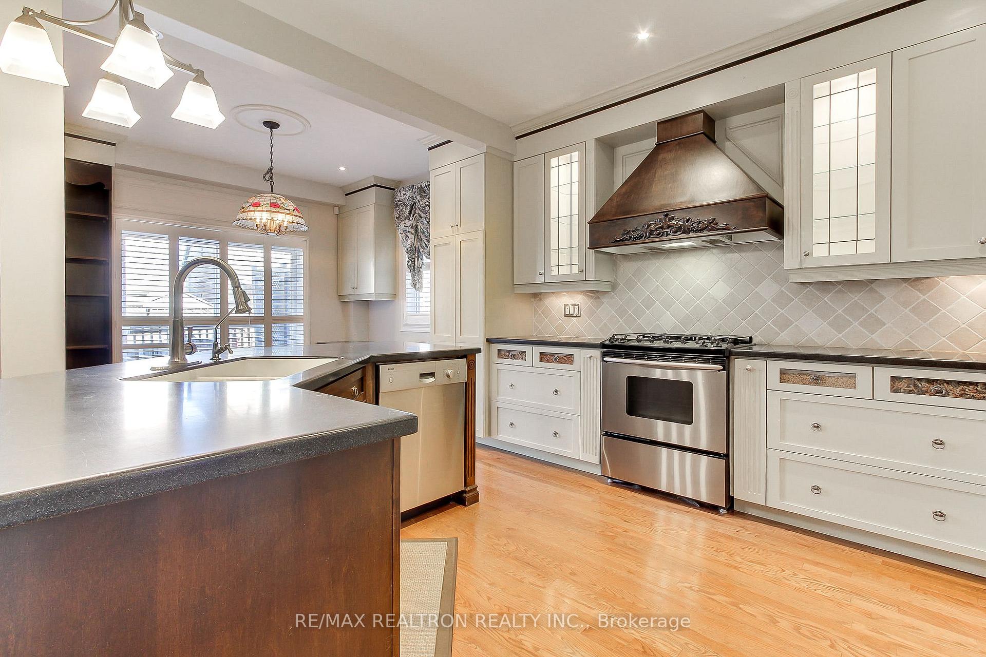 Photo 11 of 12 Victoria Wood Avenue, Markham, Greensborough — HOMEH