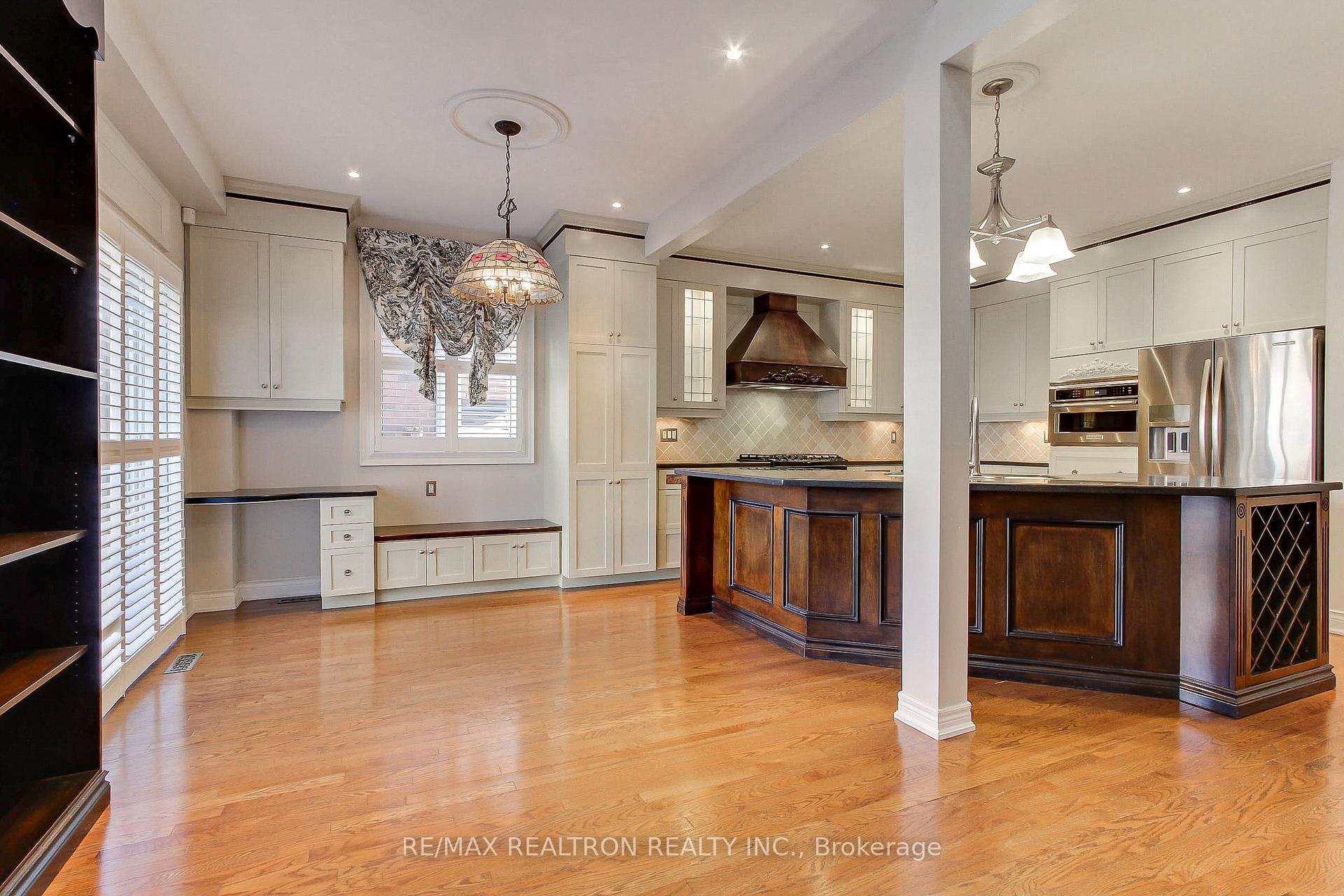 Photo 13 of 12 Victoria Wood Avenue, Markham, Greensborough — HOMEH