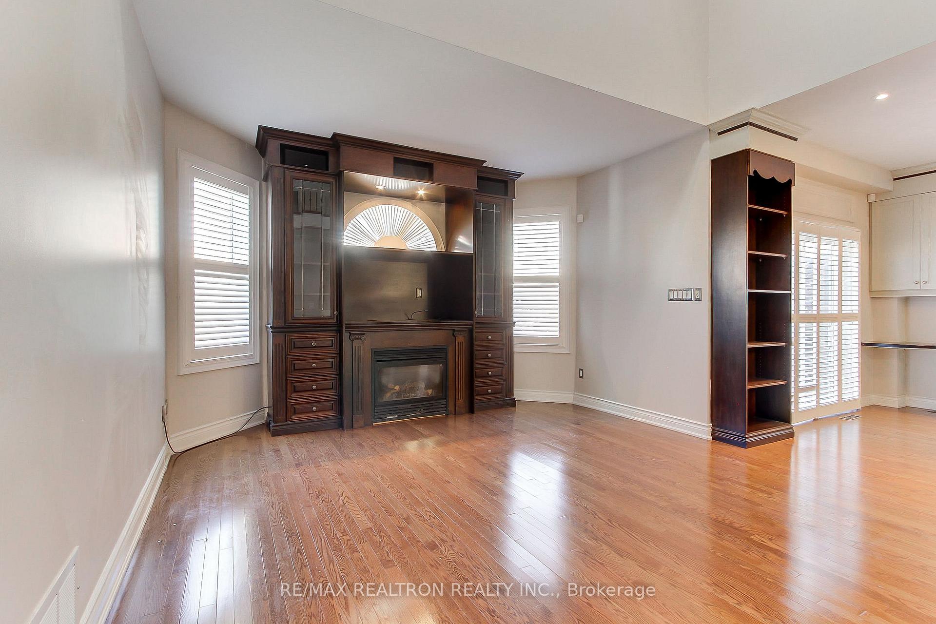 Photo 16 of 12 Victoria Wood Avenue, Markham, Greensborough — HOMEH