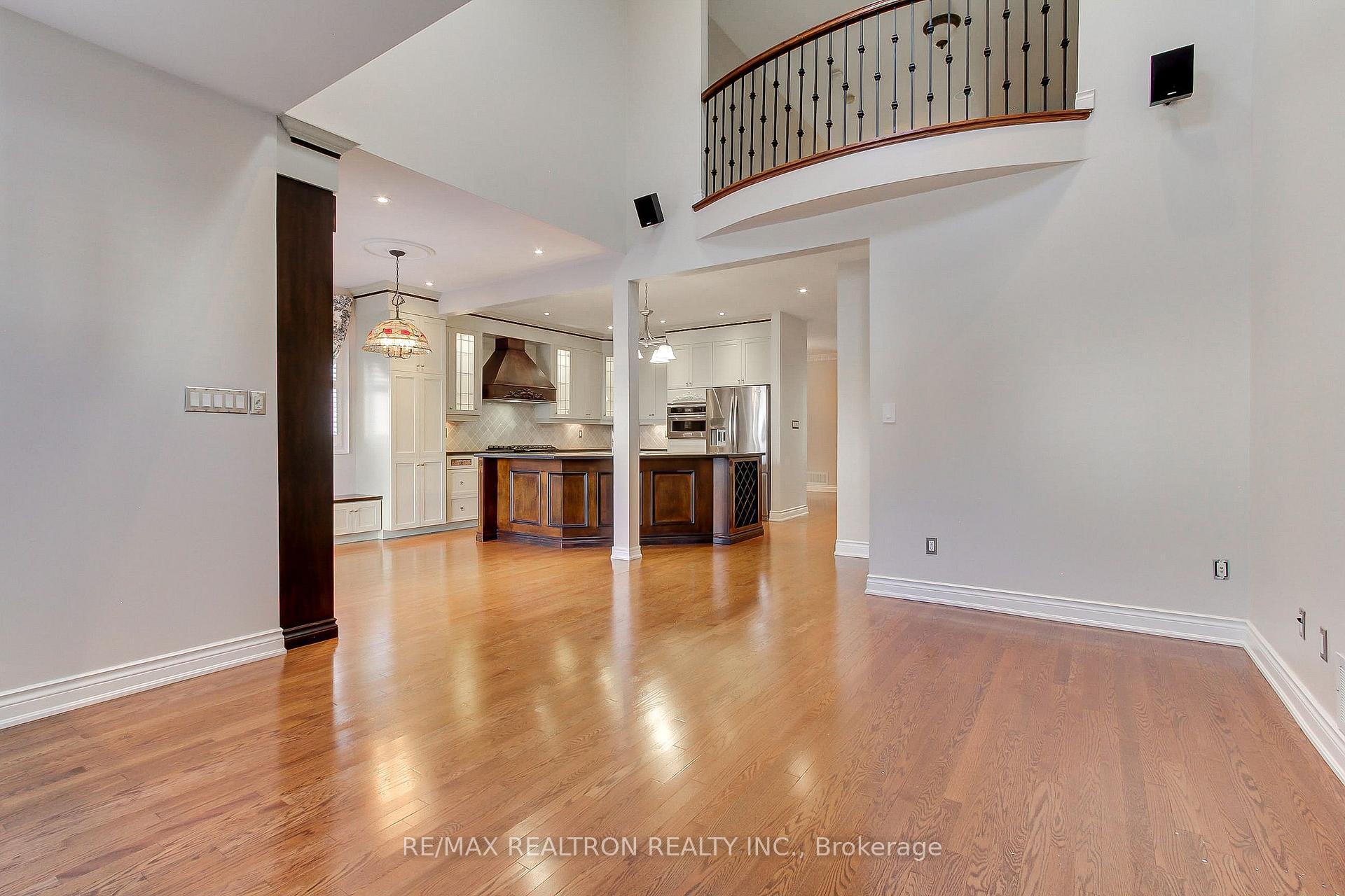 Photo 17 of 12 Victoria Wood Avenue, Markham, Greensborough — HOMEH