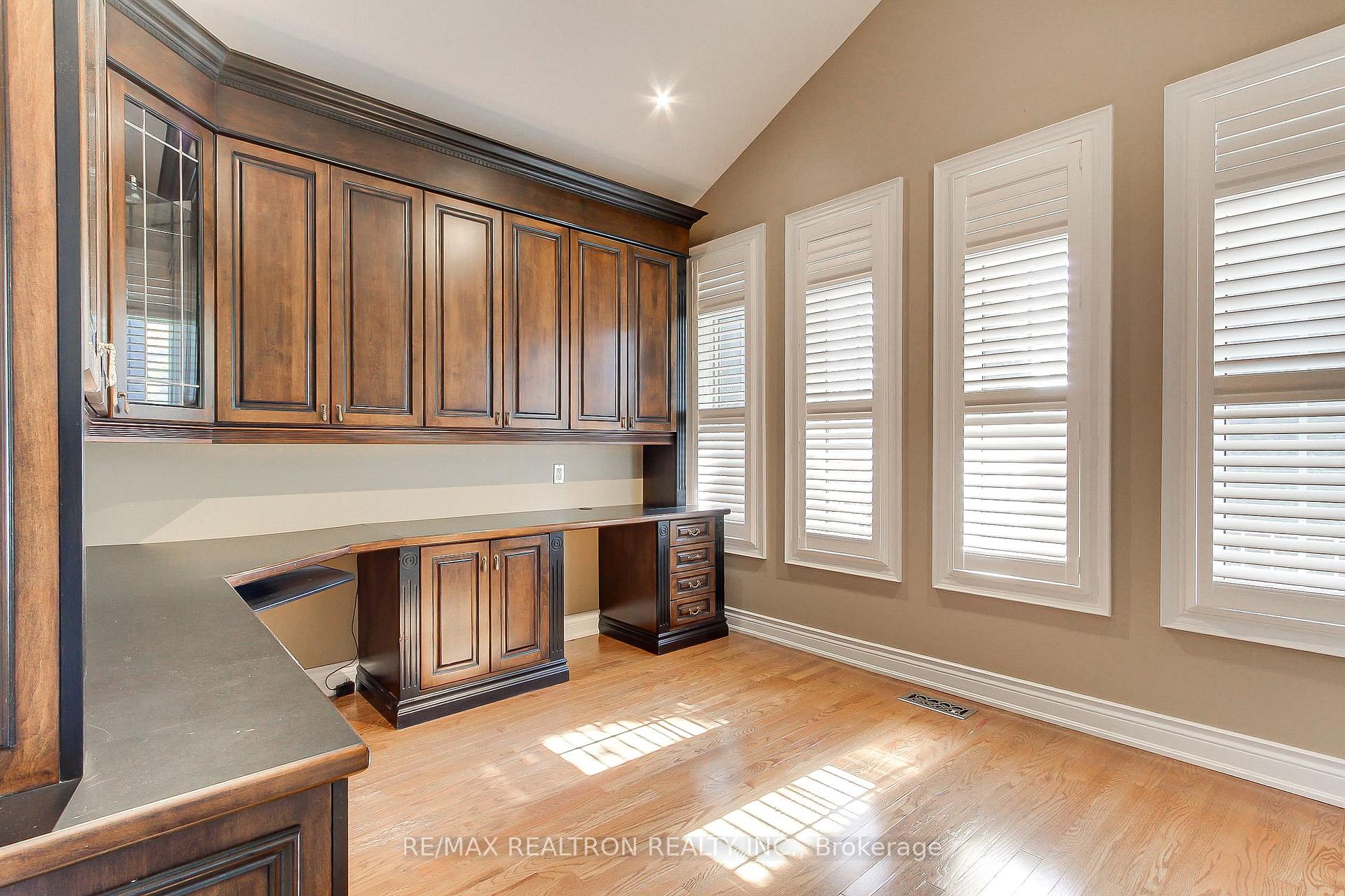 Photo 18 of 12 Victoria Wood Avenue, Markham, Greensborough — HOMEH