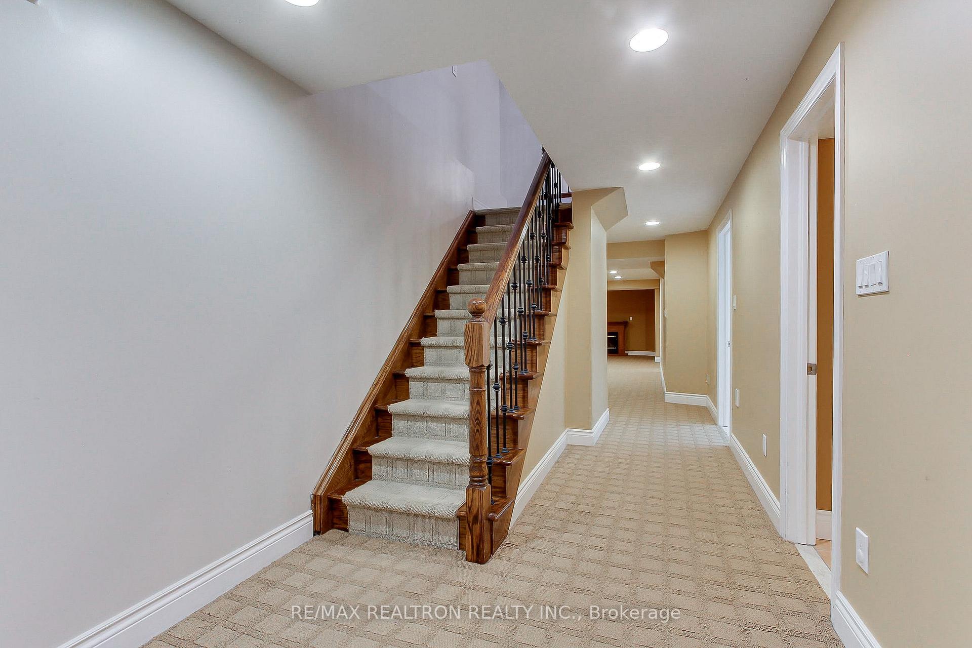 Photo 34 of 12 Victoria Wood Avenue, Markham, Greensborough — HOMEH