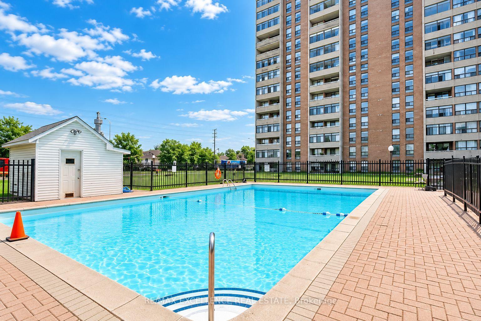Photo 2 of Unit 505, 25 Kensington Road, Brampton, Queen Street Corridor — HOMEH