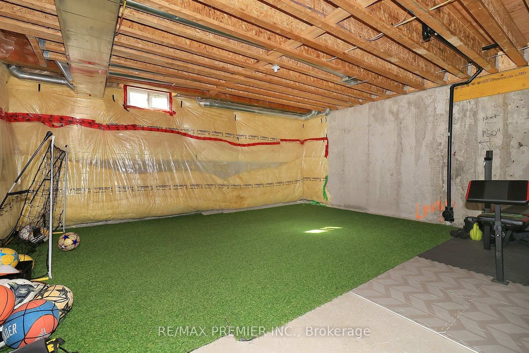 Photo 17 of 39 Caliber Court, King, Nobleton — HOMEH