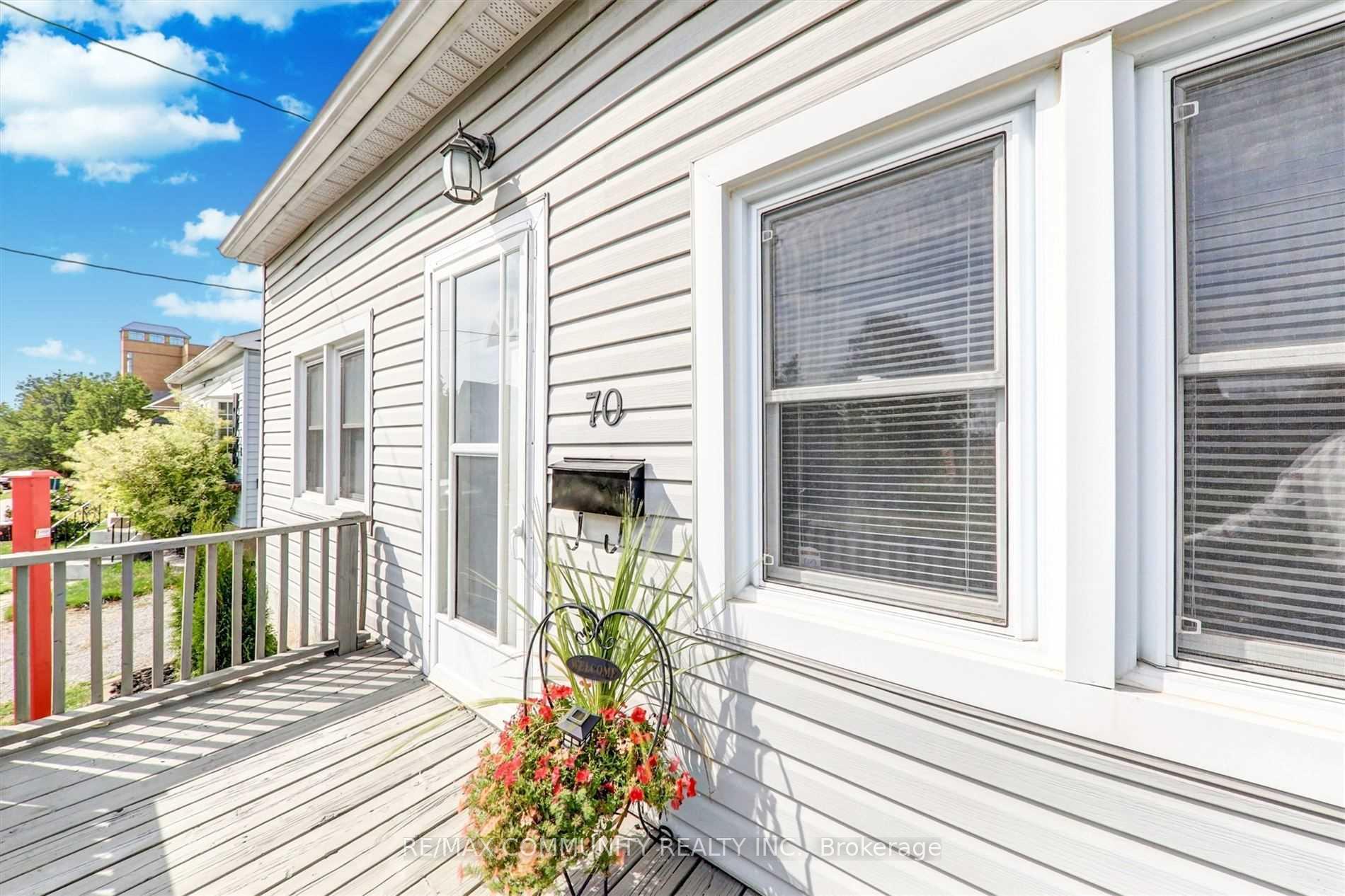 Photo 4 of 70 Colborne Street W, Oshawa, O'Neill — HOMEH