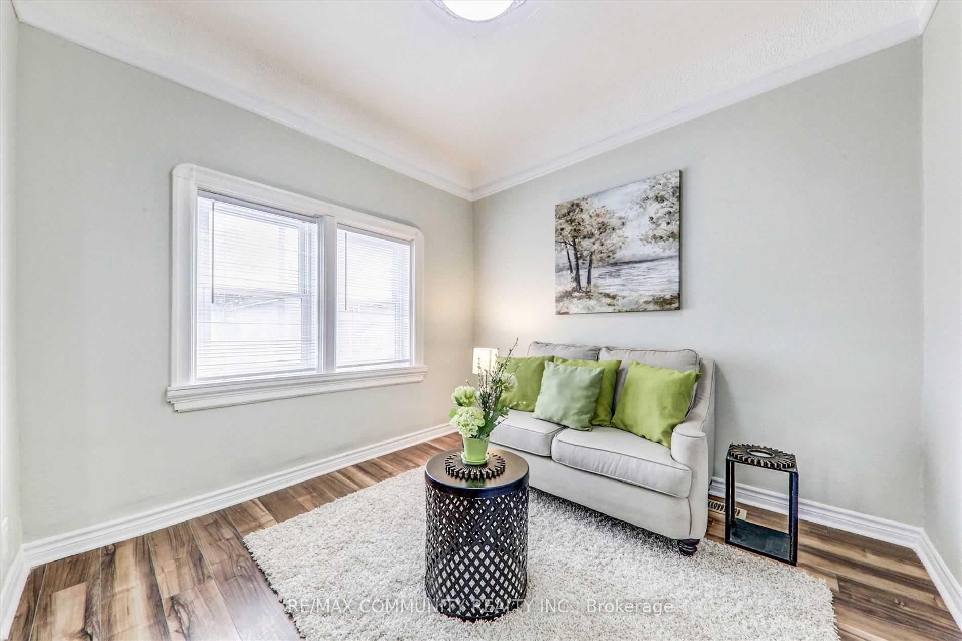 Photo 7 of 70 Colborne Street W, Oshawa, O'Neill — HOMEH