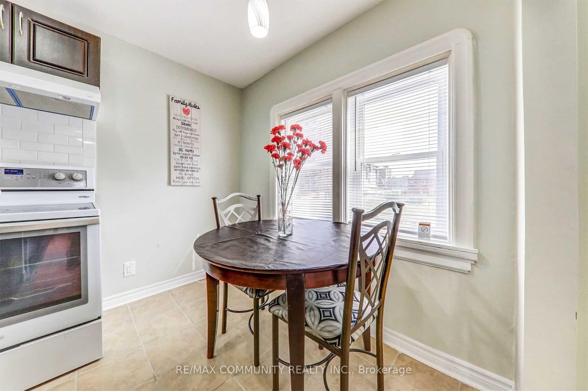 Photo 9 of 70 Colborne Street W, Oshawa, O'Neill — HOMEH