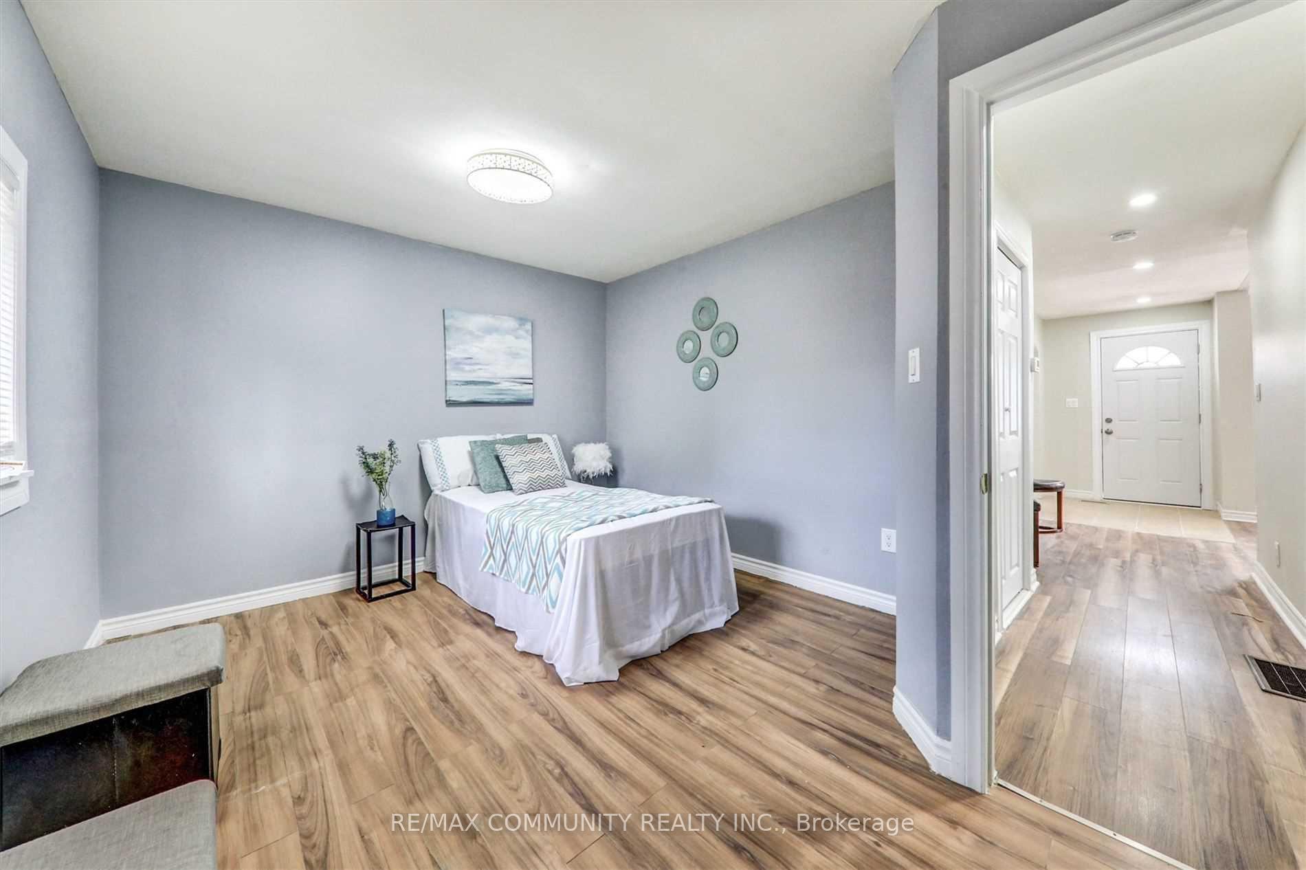Photo 13 of 70 Colborne Street W, Oshawa, O'Neill — HOMEH