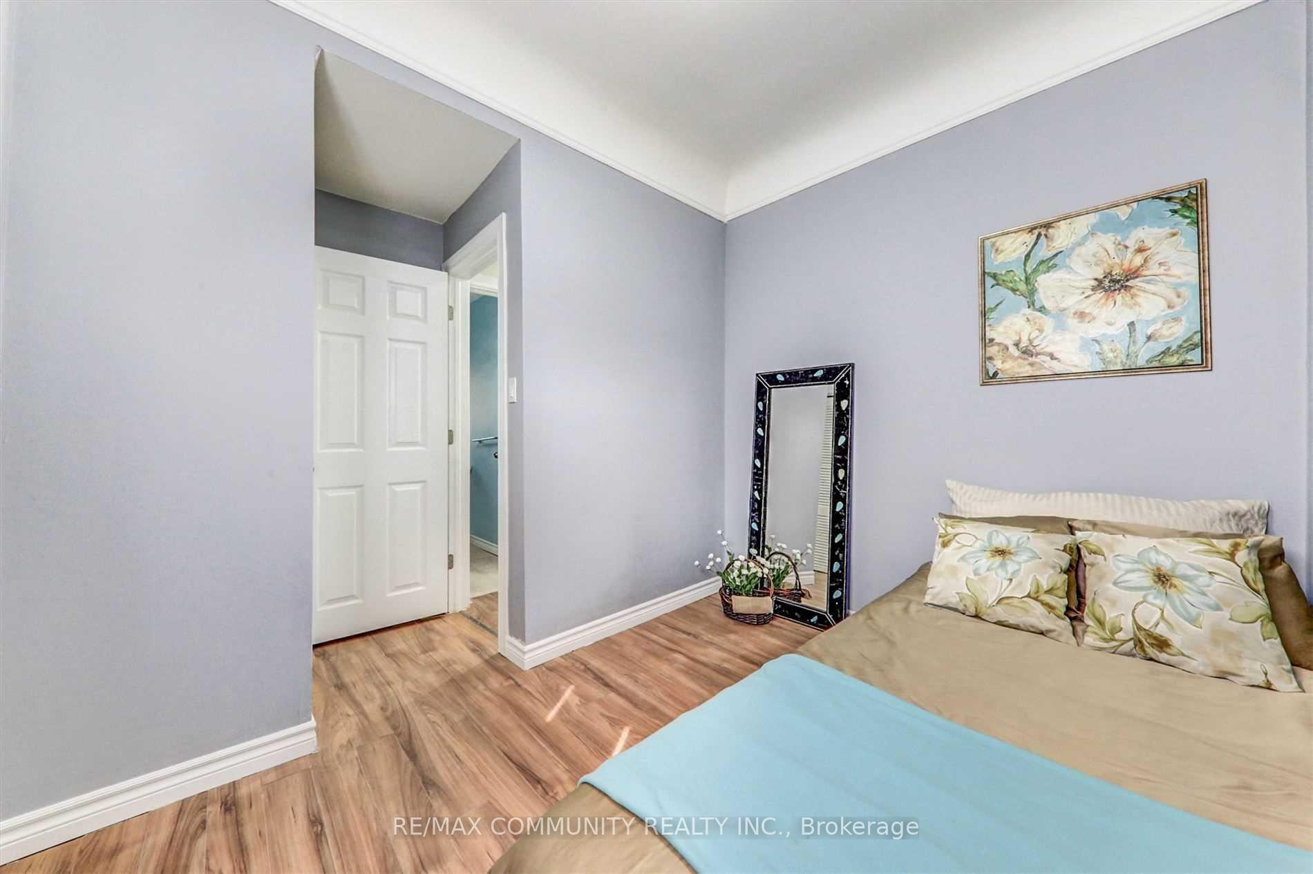 Photo 16 of 70 Colborne Street W, Oshawa, O'Neill — HOMEH