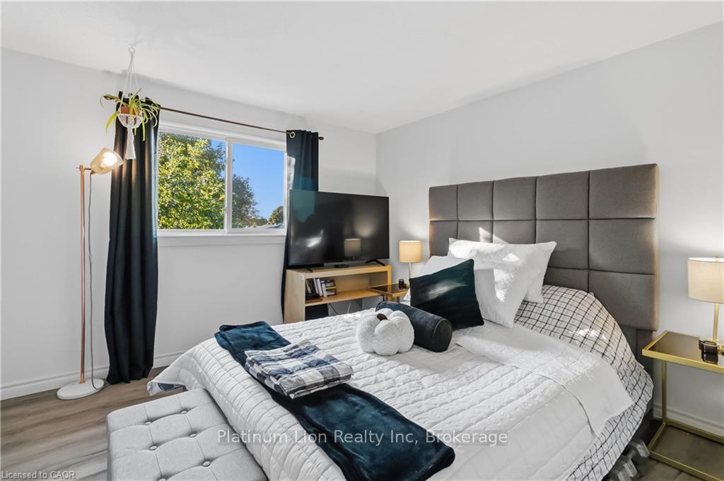 Photo 17 of 24 Jasper Street, Brantford, Brantwood Park — HOMEH