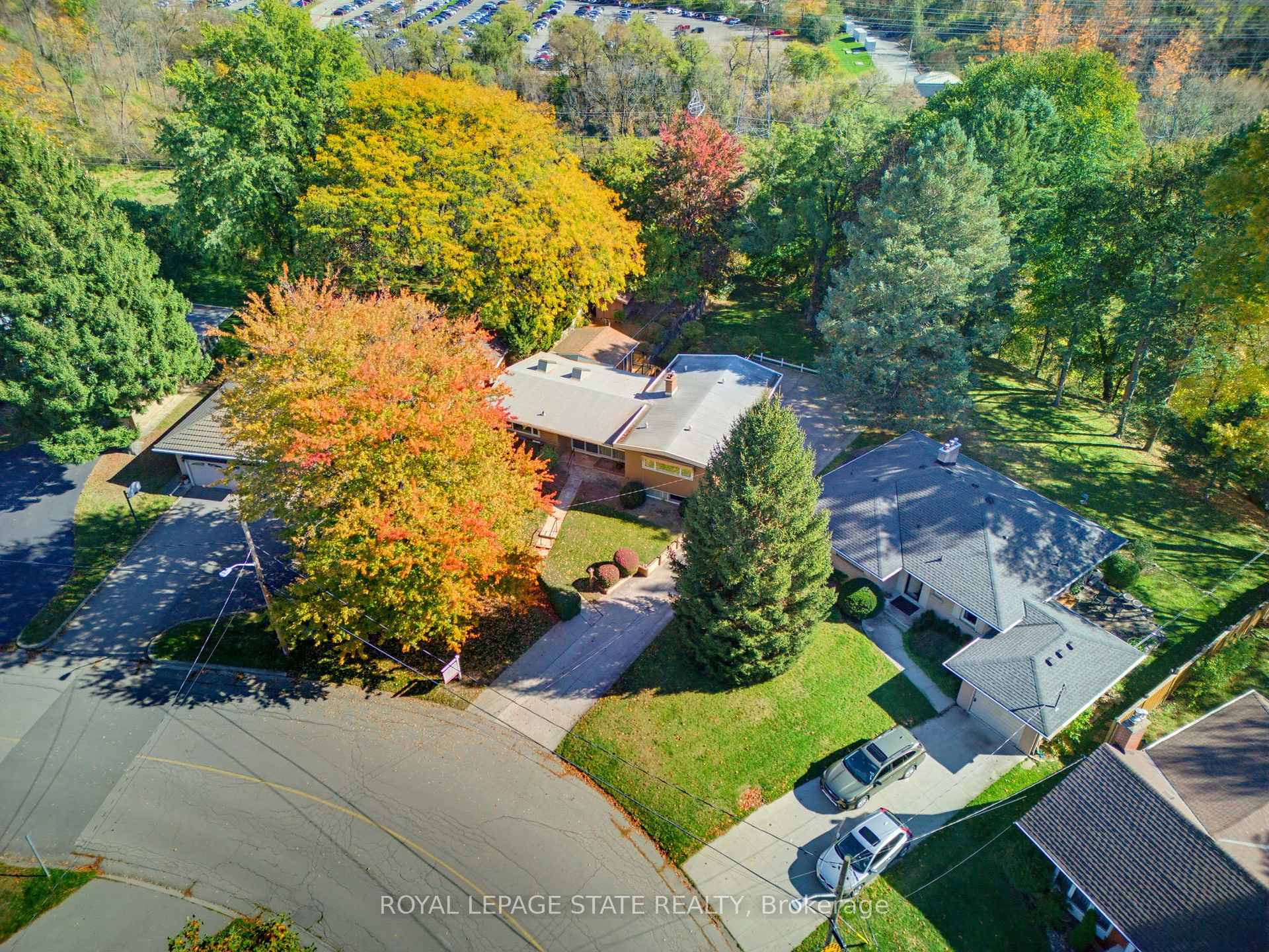 Photo 35 of 73 Grant Boulevard, Hamilton, Dundas — HOMEH