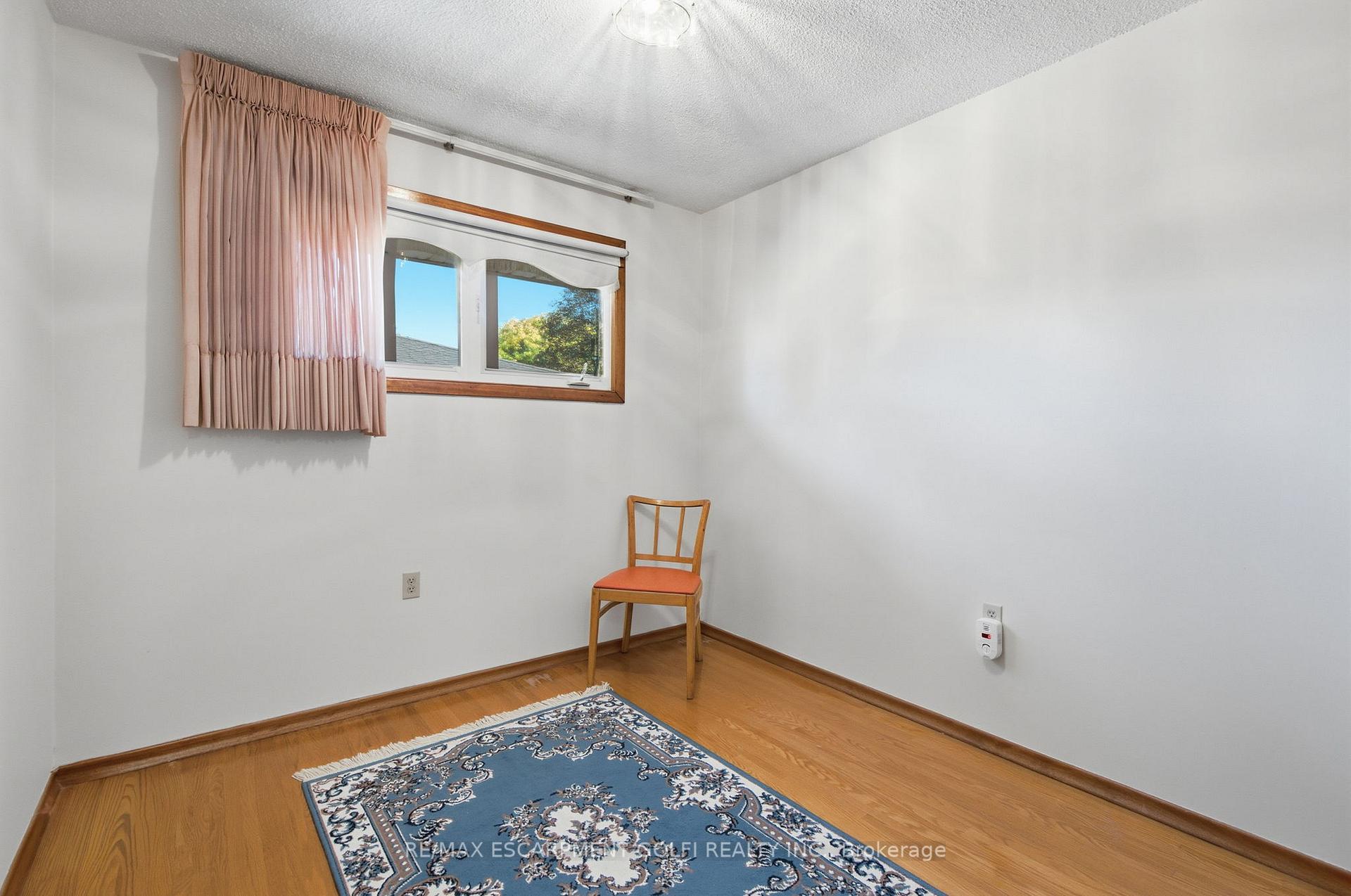 Photo 10 of 14 Geneva Drive, Hamilton, Buchanan — HOMEH