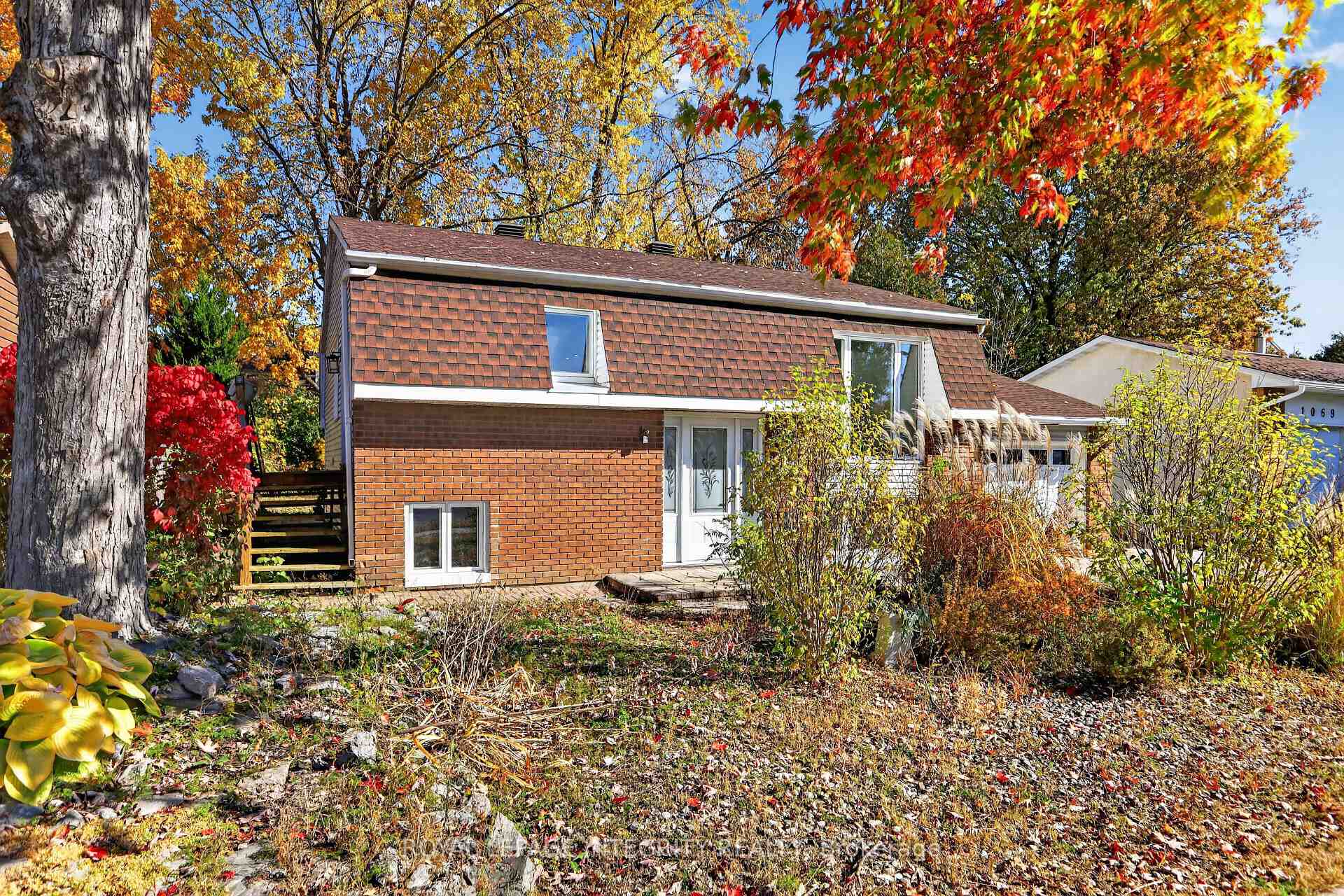 Photo 3 of 1065 Cadboro Road, Ottawa, Carson Grove — HOMEH