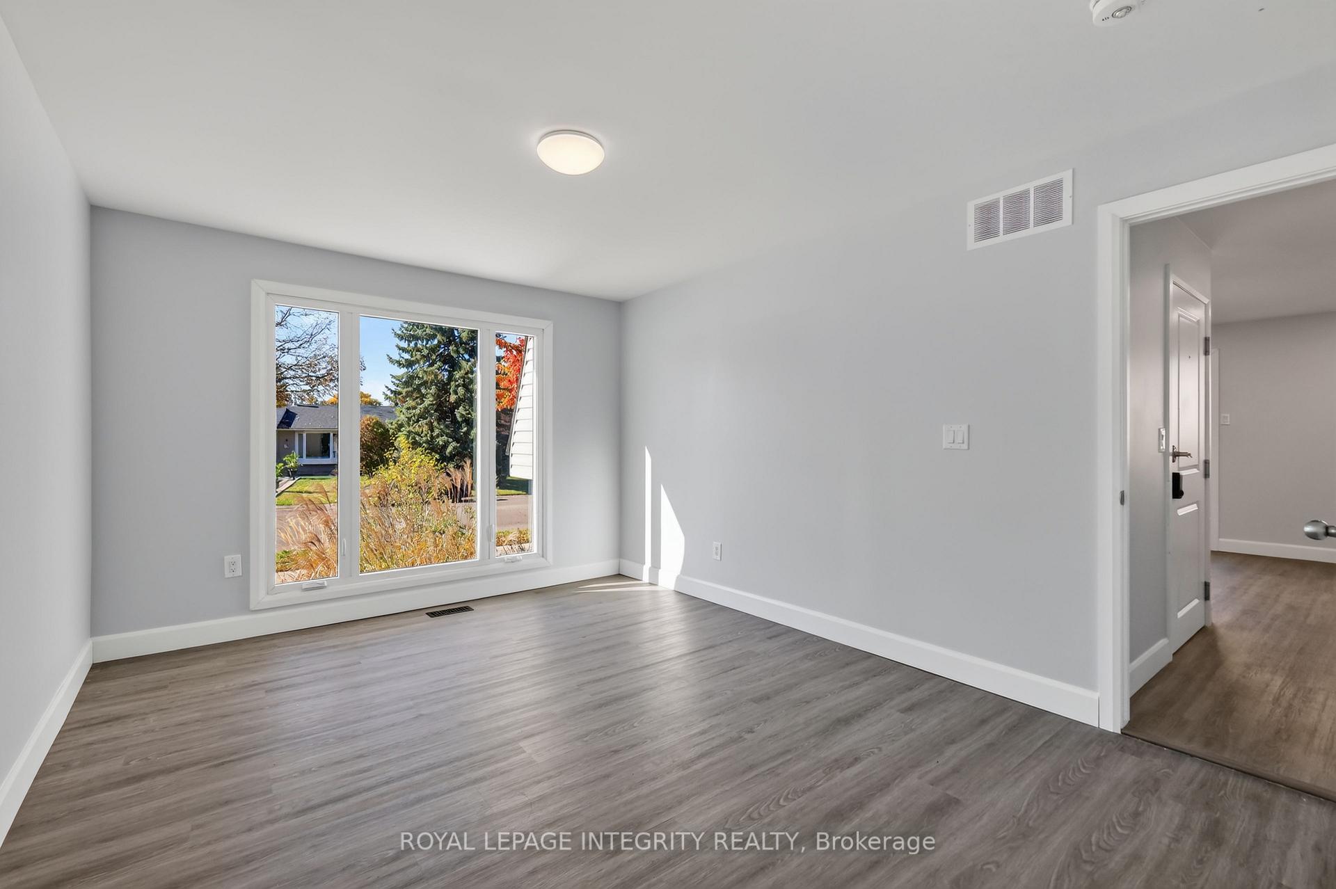 Photo 14 of 1065 Cadboro Road, Ottawa, Carson Grove — HOMEH