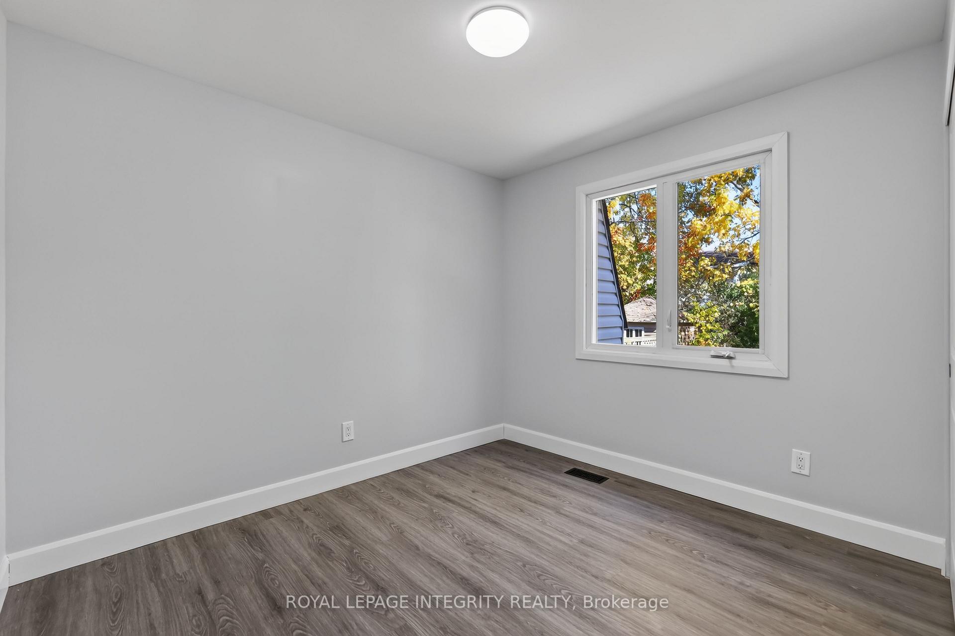Photo 20 of 1065 Cadboro Road, Ottawa, Carson Grove — HOMEH