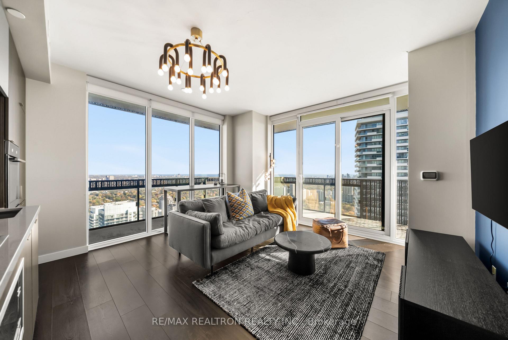 Photo 3 of Unit 4711, 8 Eglinton Avenue E, Toronto, Mount Pleasant West — HOMEH