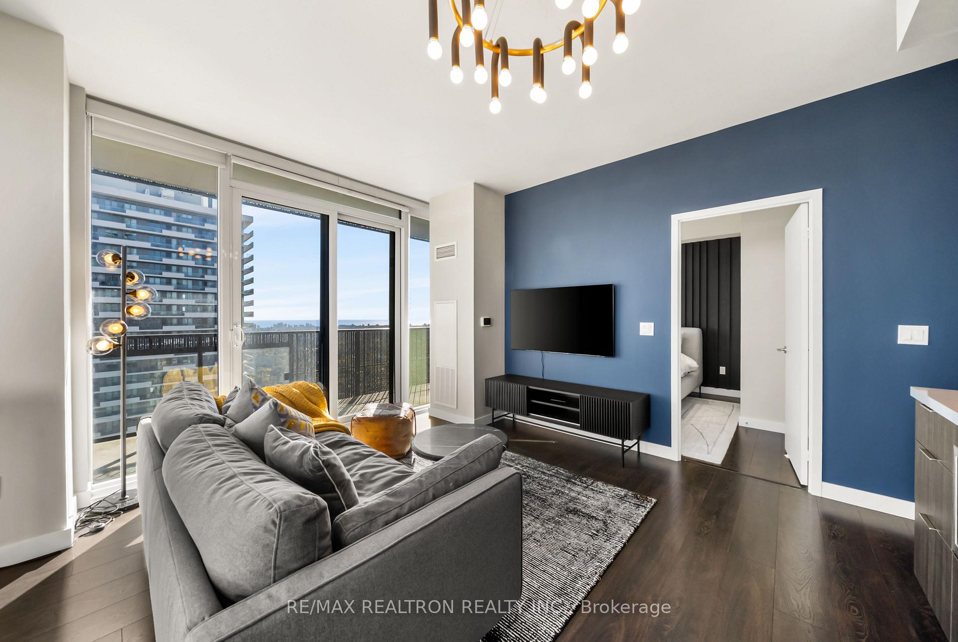 Photo 5 of Unit 4711, 8 Eglinton Avenue E, Toronto, Mount Pleasant West — HOMEH