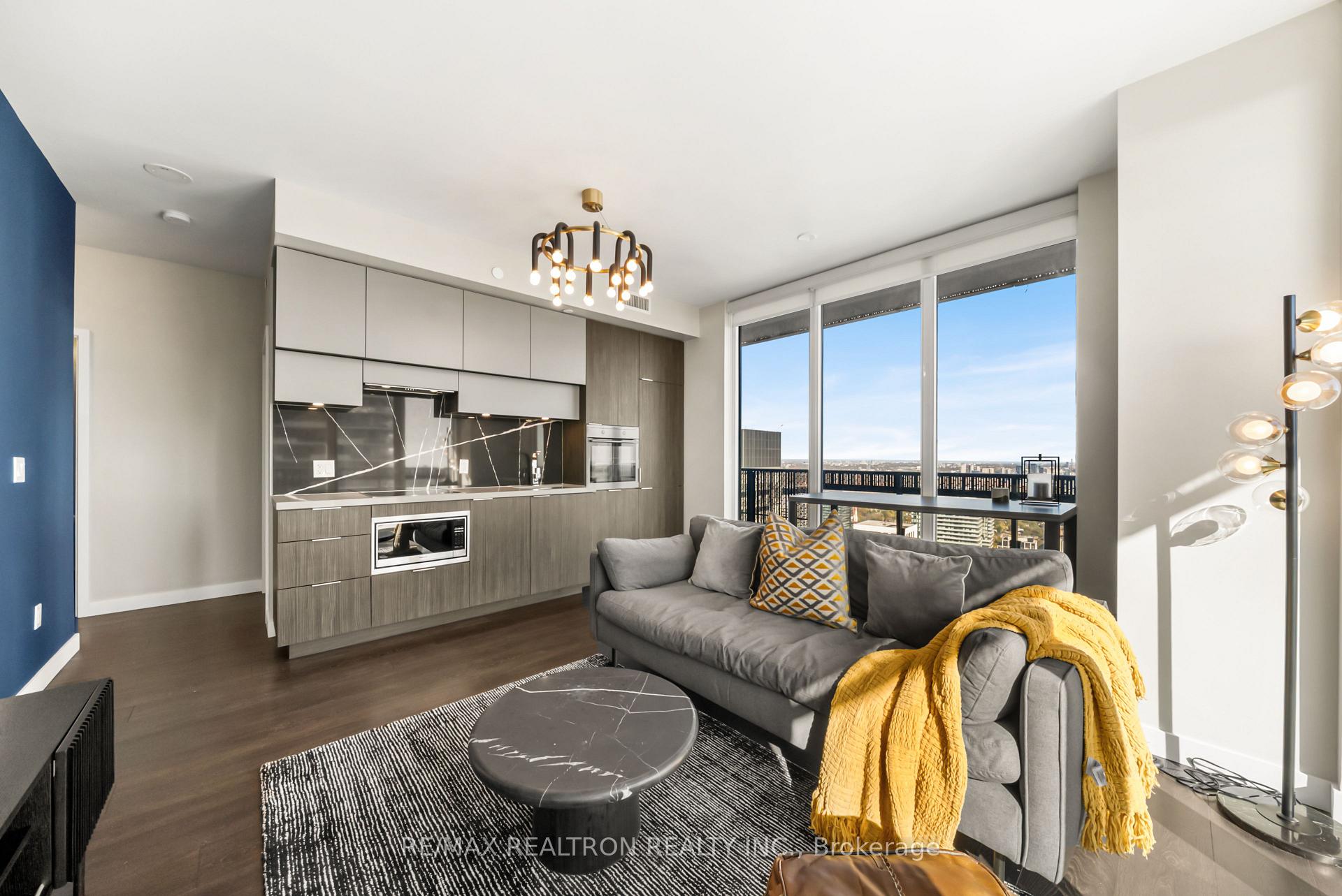 Photo 6 of Unit 4711, 8 Eglinton Avenue E, Toronto, Mount Pleasant West — HOMEH