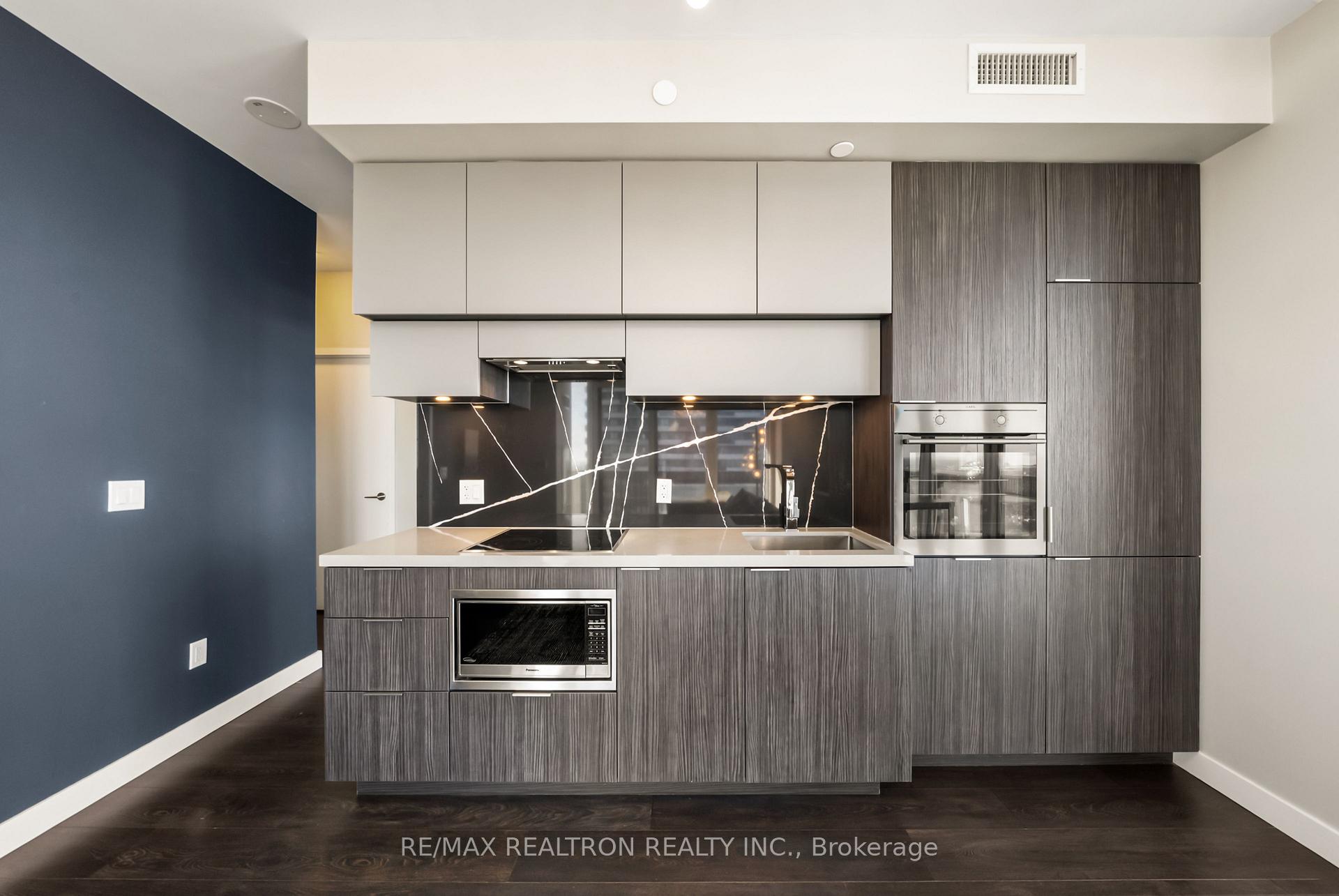 Photo 8 of Unit 4711, 8 Eglinton Avenue E, Toronto, Mount Pleasant West — HOMEH
