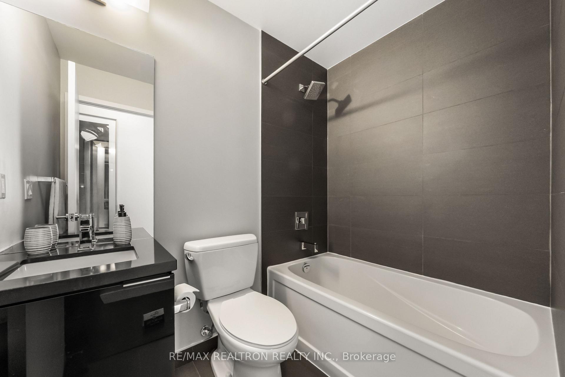 Photo 15 of Unit 4711, 8 Eglinton Avenue E, Toronto, Mount Pleasant West — HOMEH