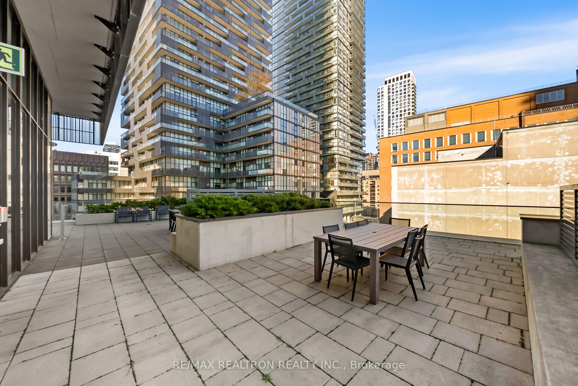 Photo 43 of Unit 4711, 8 Eglinton Avenue E, Toronto, Mount Pleasant West — HOMEH