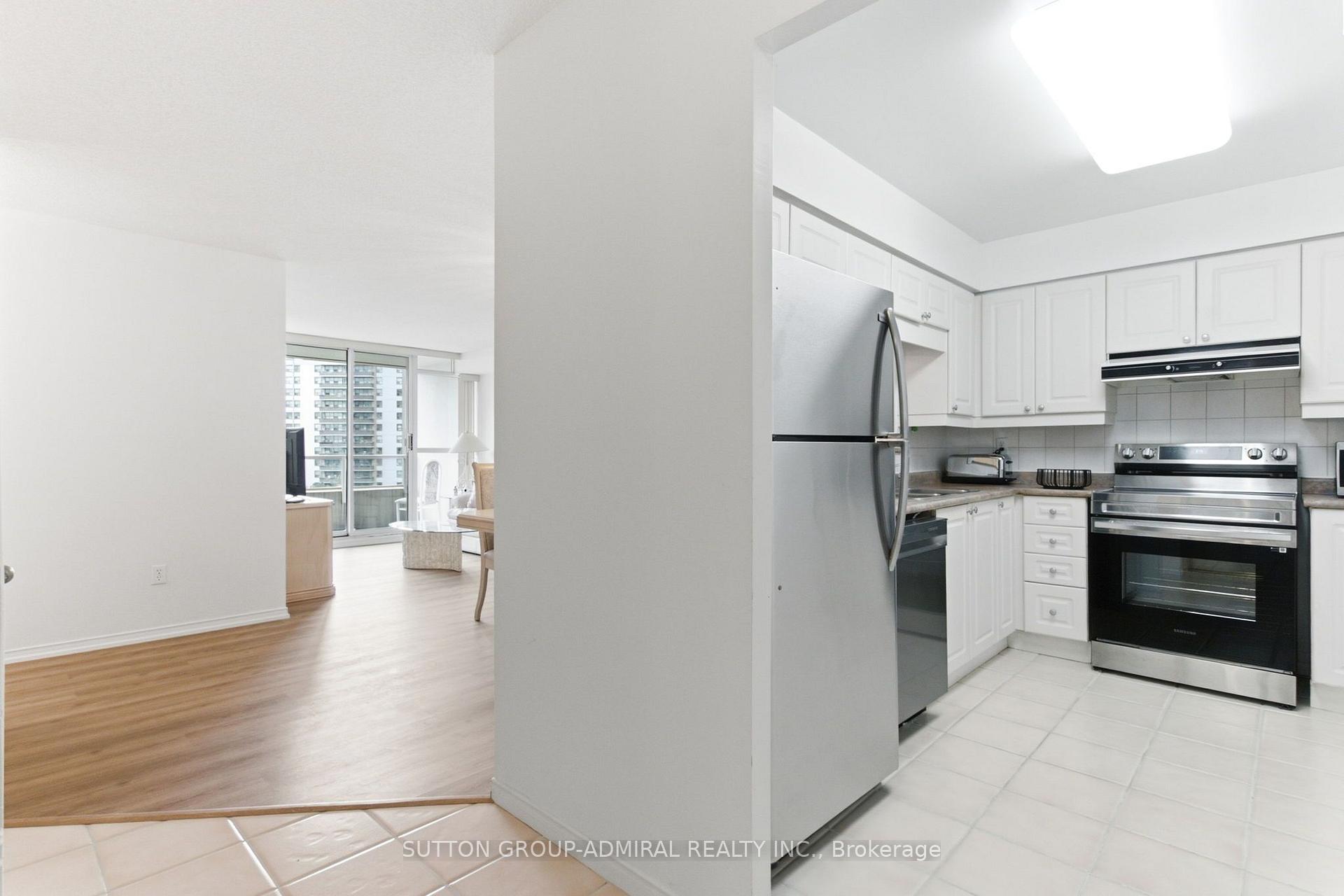 Photo 2 of Unit 814, 11 Townsgate Drive, Vaughan, Crestwood-Springfarm-Yorkhill — HOMEH