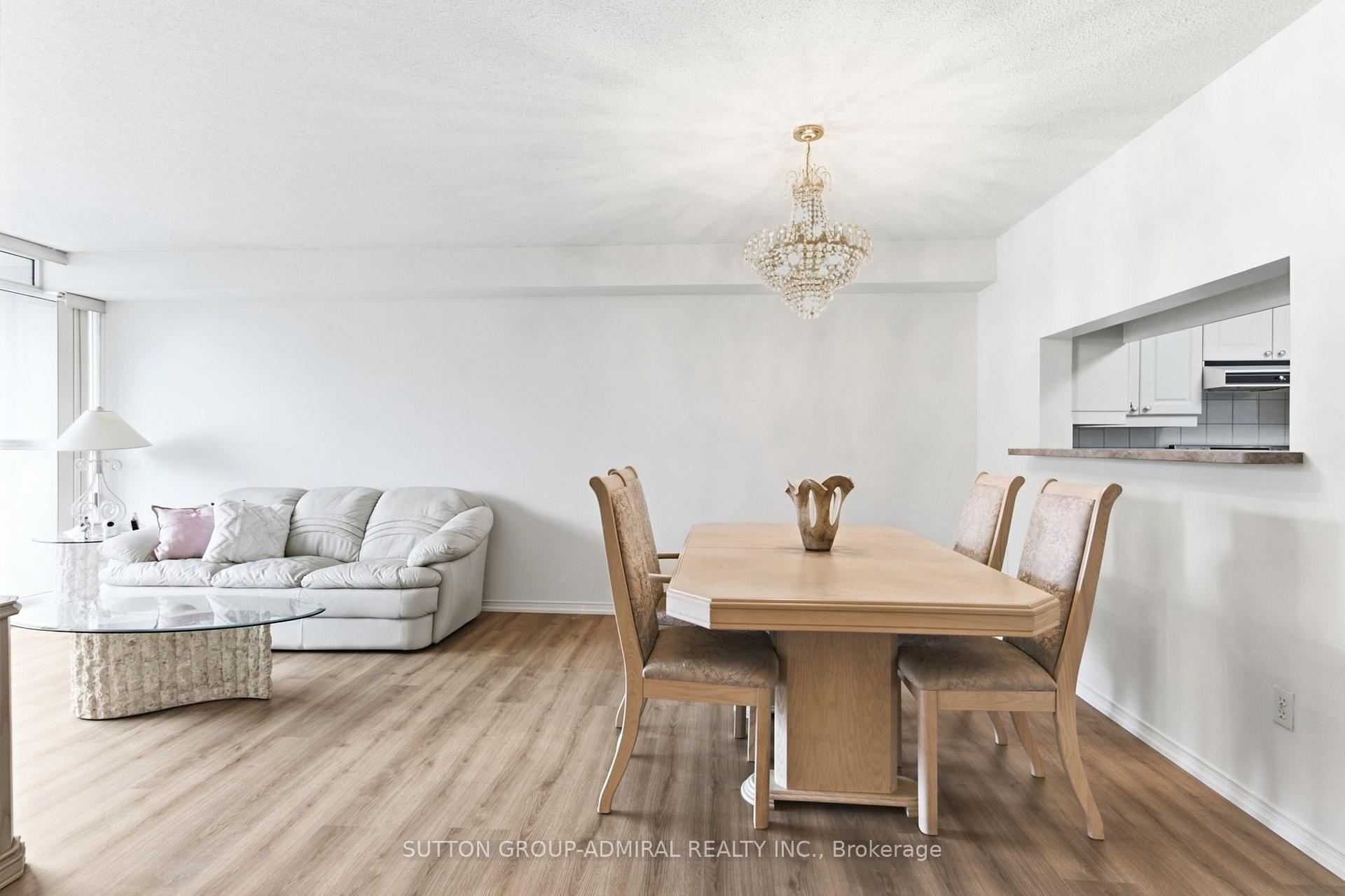 Photo 10 of Unit 814, 11 Townsgate Drive, Vaughan, Crestwood-Springfarm-Yorkhill — HOMEH
