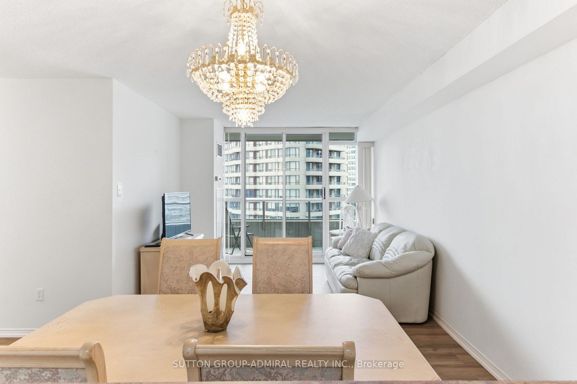Photo 12 of Unit 814, 11 Townsgate Drive, Vaughan, Crestwood-Springfarm-Yorkhill — HOMEH