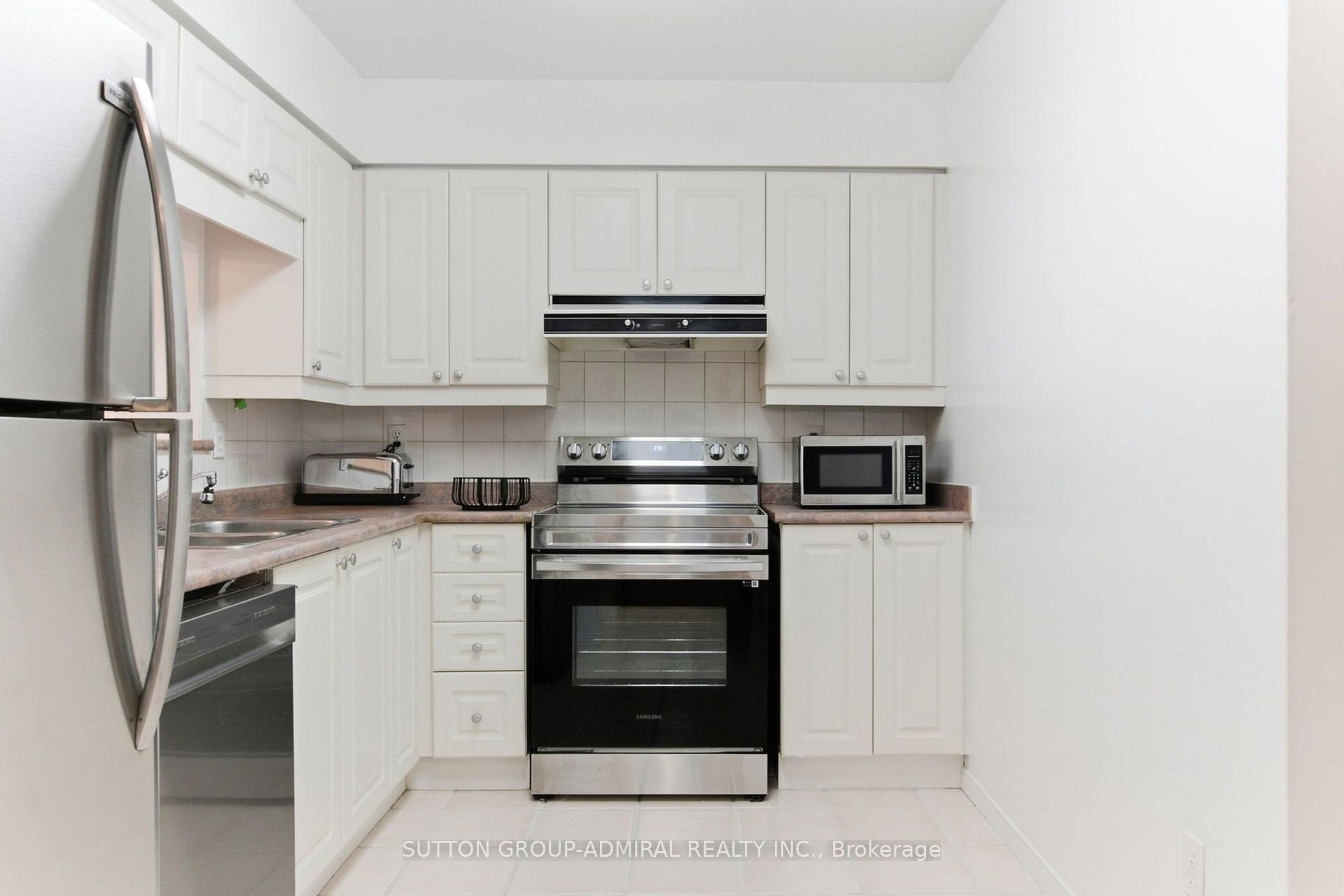 Photo 14 of Unit 814, 11 Townsgate Drive, Vaughan, Crestwood-Springfarm-Yorkhill — HOMEH