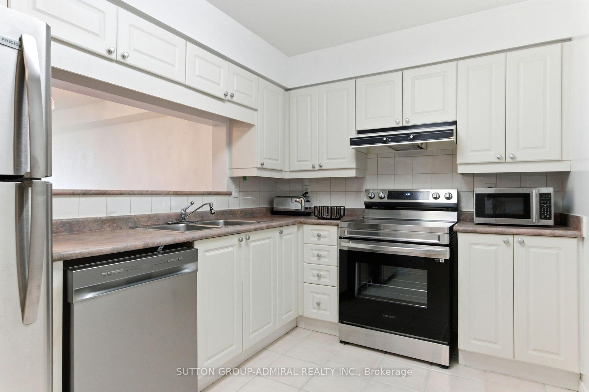 Photo 15 of Unit 814, 11 Townsgate Drive, Vaughan, Crestwood-Springfarm-Yorkhill — HOMEH