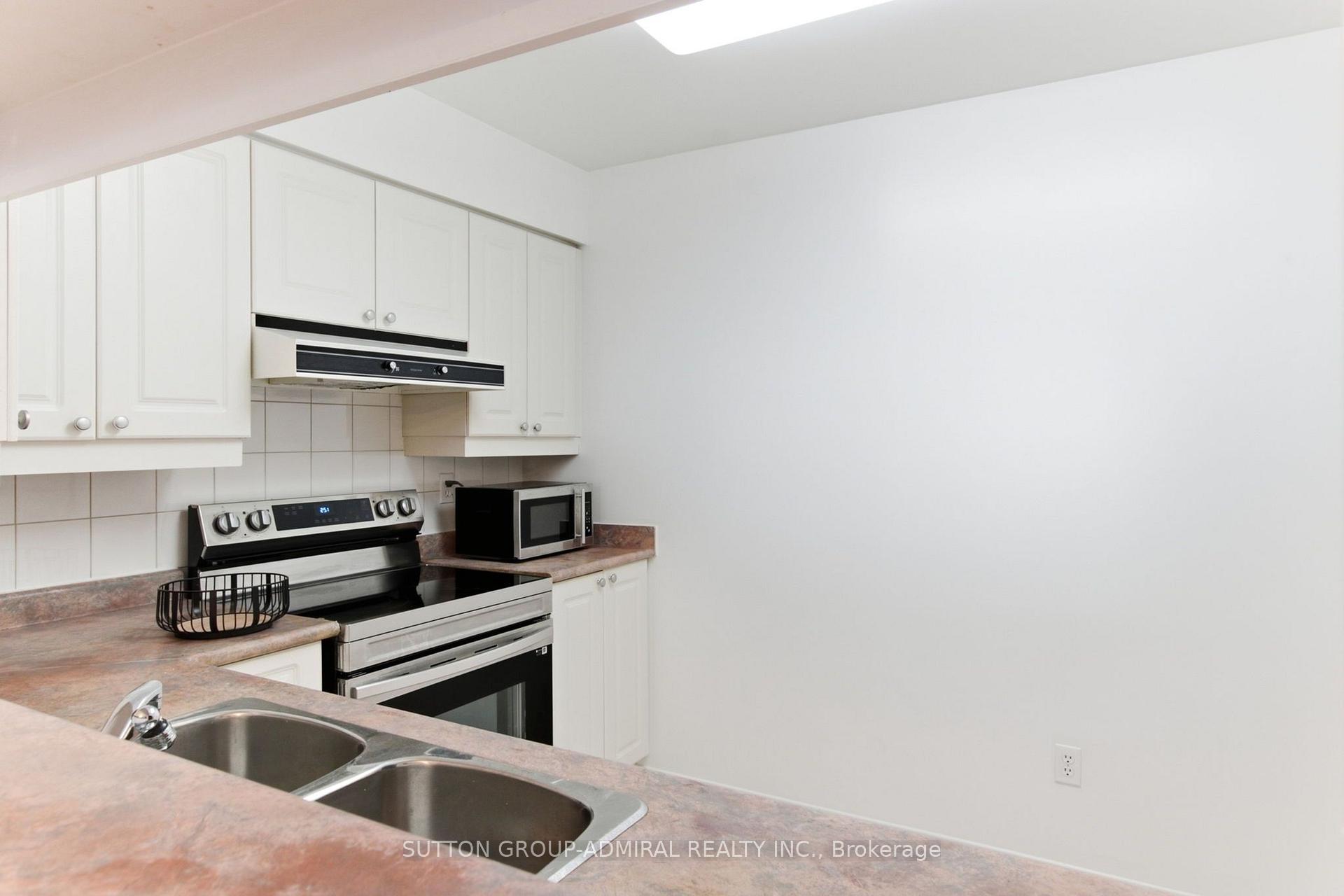 Photo 17 of Unit 814, 11 Townsgate Drive, Vaughan, Crestwood-Springfarm-Yorkhill — HOMEH